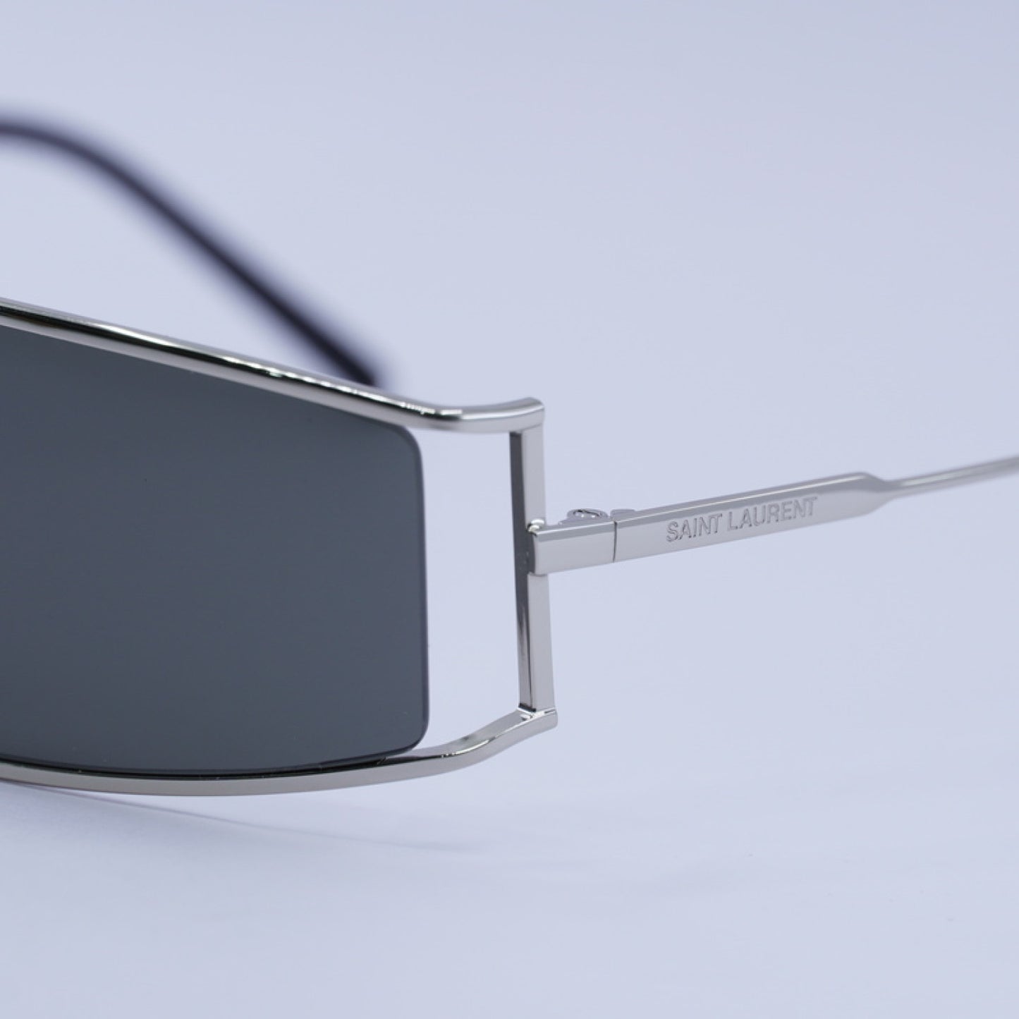 Lentes de Sol Saint Laurent SL606 002 66-13-130