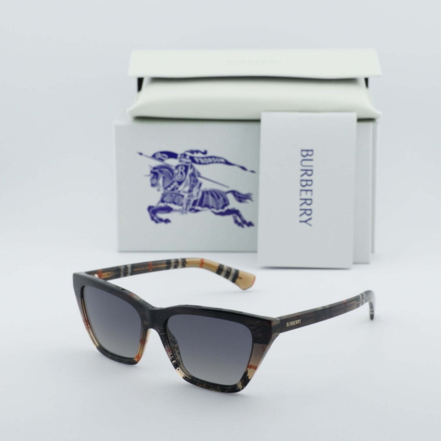 Lentes de Sol Burberry BE4468 4202T3 54-15-140