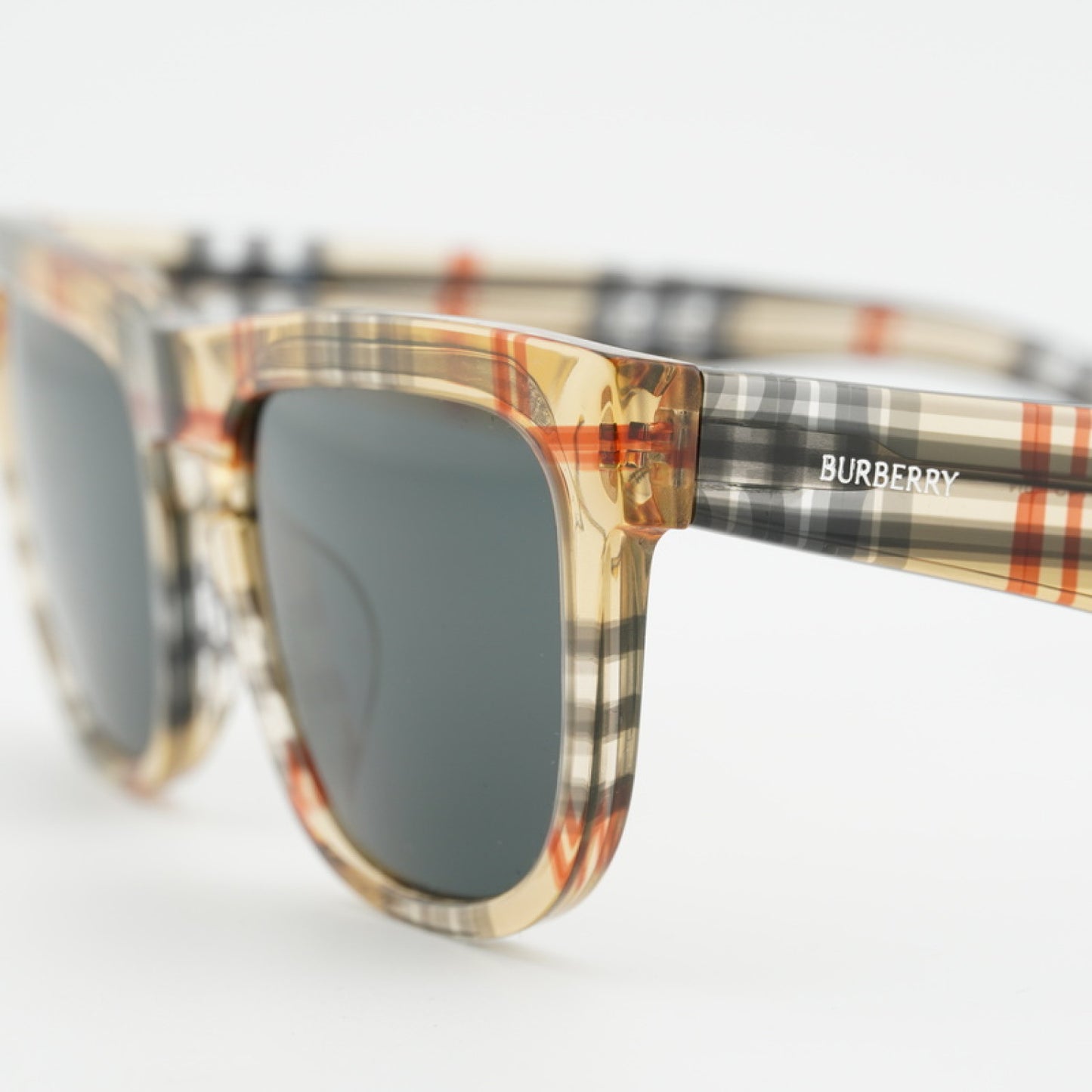 Lentes de Sol Burberry BE4431U 412287 56-20-145