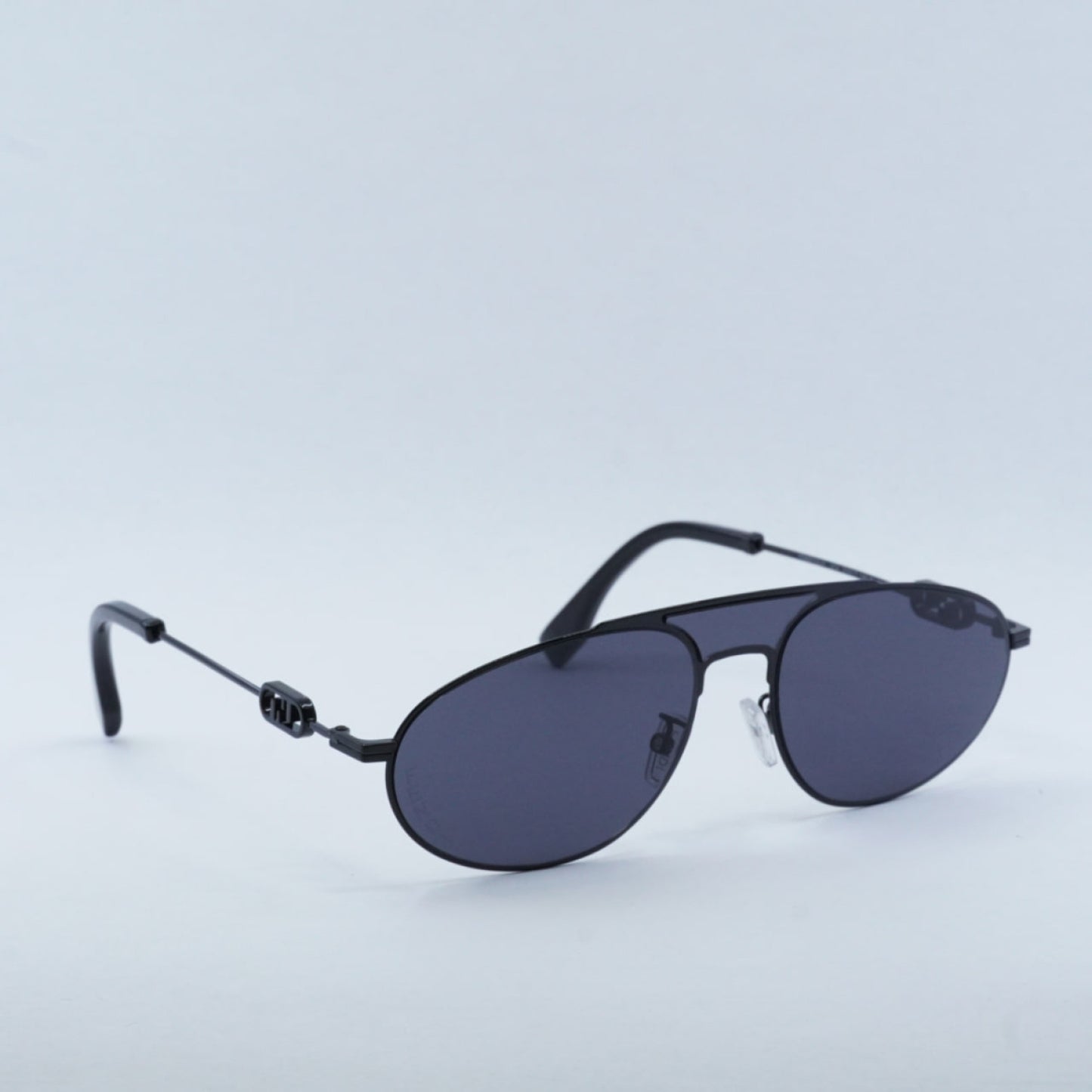 Lentes de Sol Fendi FE40072U-Y 01A 57-17-140