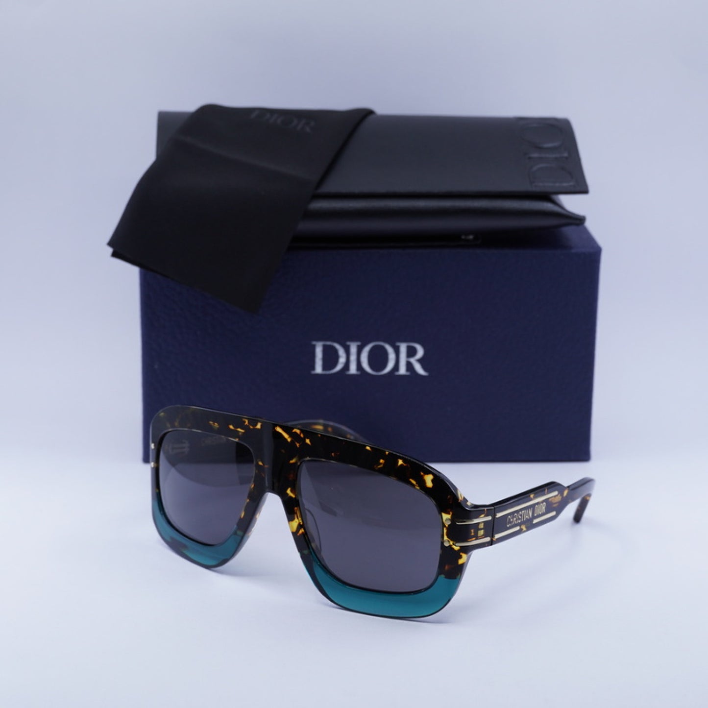 Lentes de Sol Dior DIORSIGNATURE M1U 27A0 58-17-125