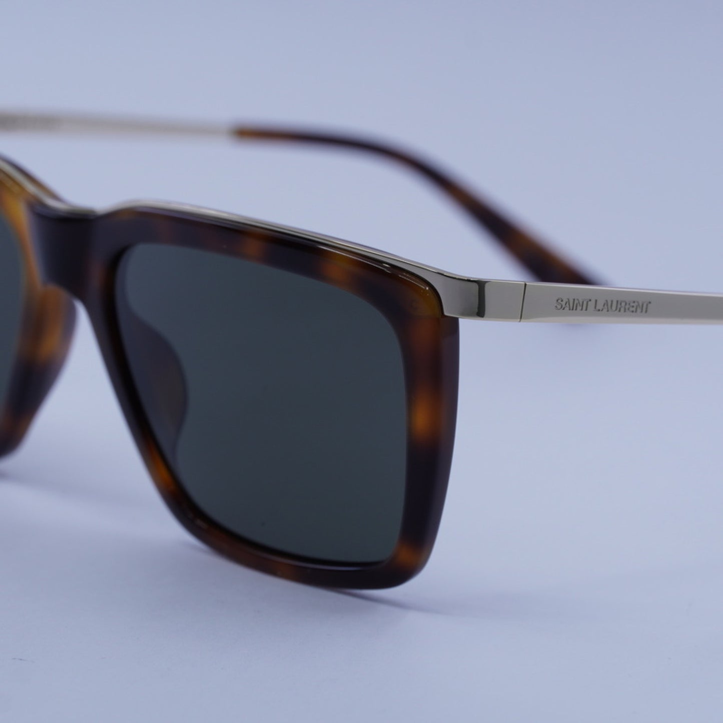 Lentes de Sol Saint Laurent SL 765 004 56-17-145