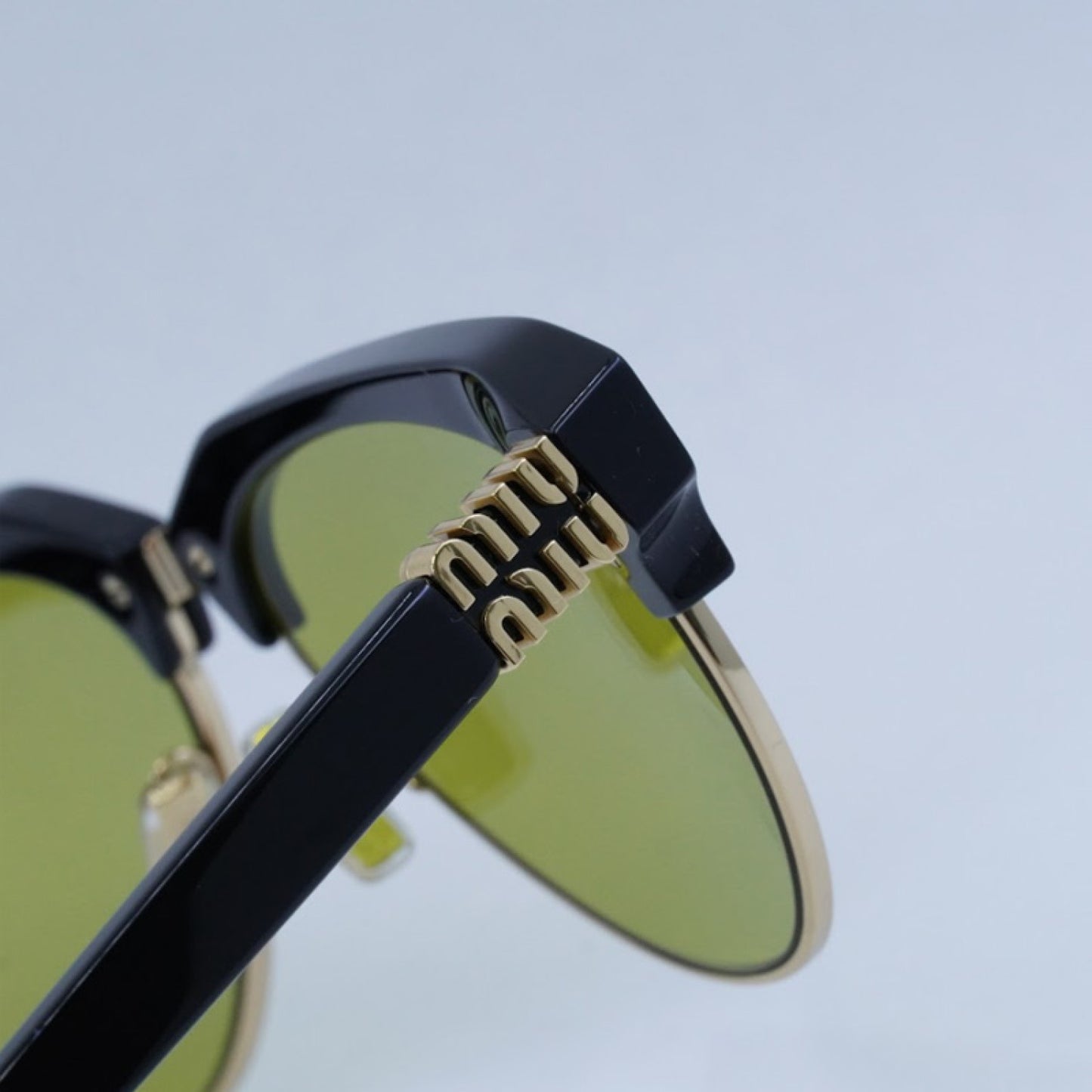 Lentes de Sol Miu Miu MU09ZS 1AB07O 57-16-140