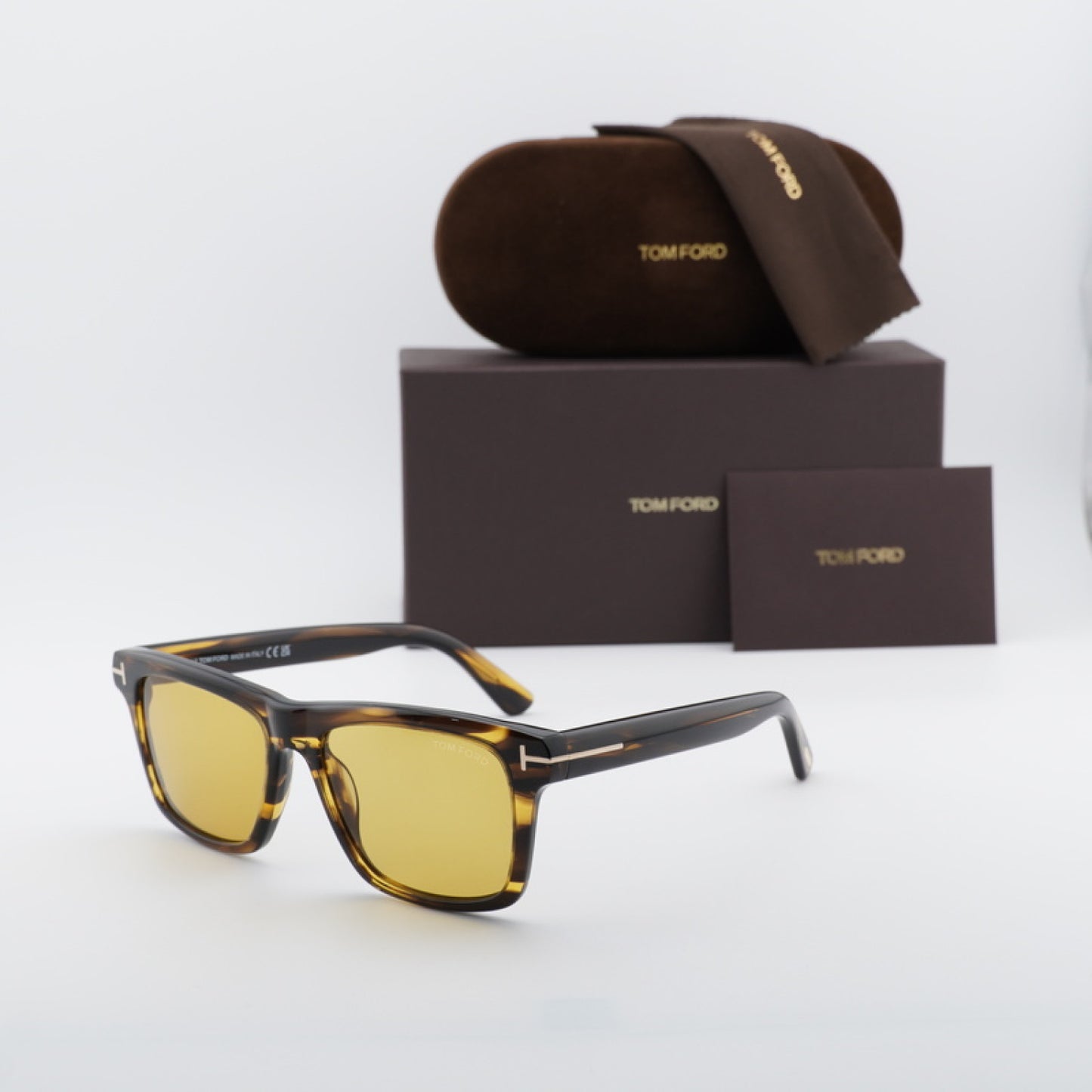 Lentes de Sol Tom Ford FT0906 55E 56-17-145