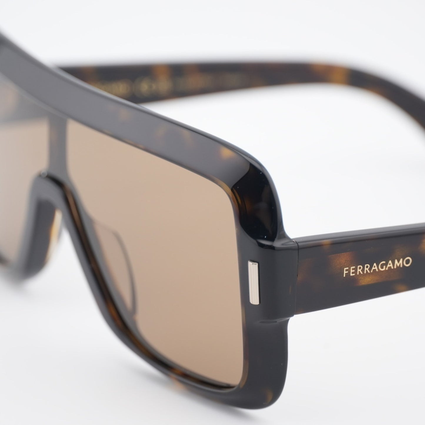 Lentes de Sol Salvatore Ferragamo SF2061SE 242 55-20-145