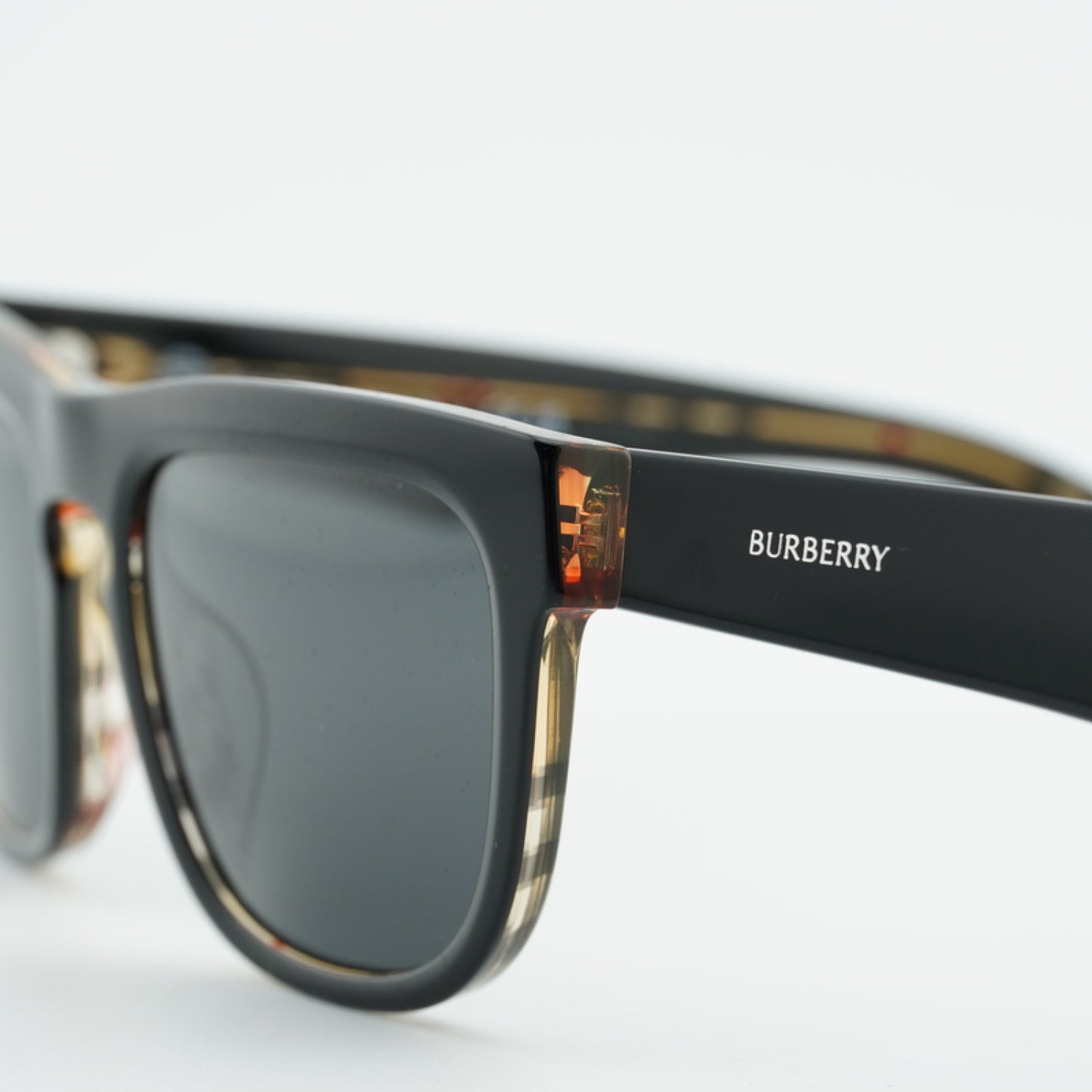 Lentes de Sol Burberry BE4431U 412187 56-20-145
