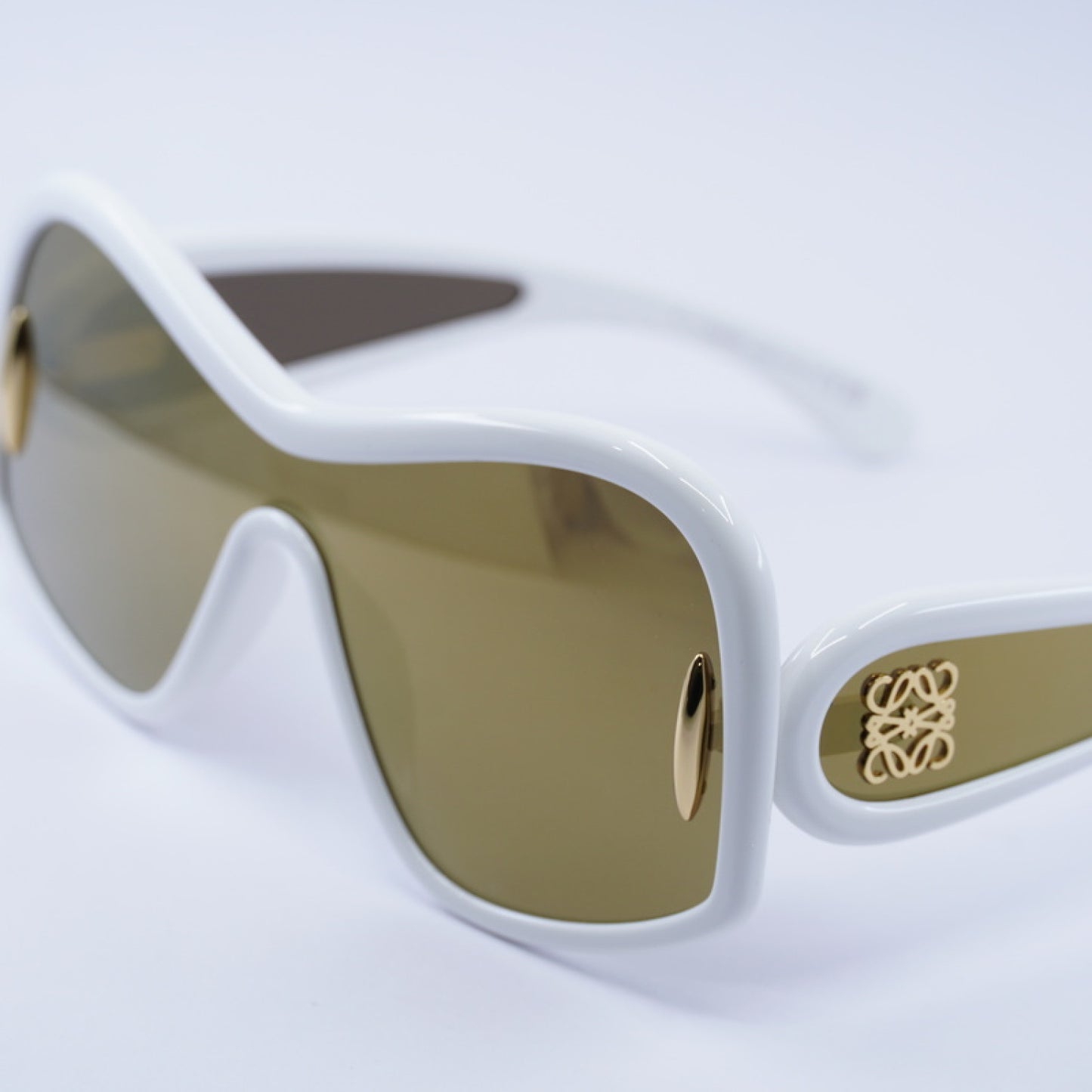 Lentes de Sol Loewe LW40131I 25G 144-00-145