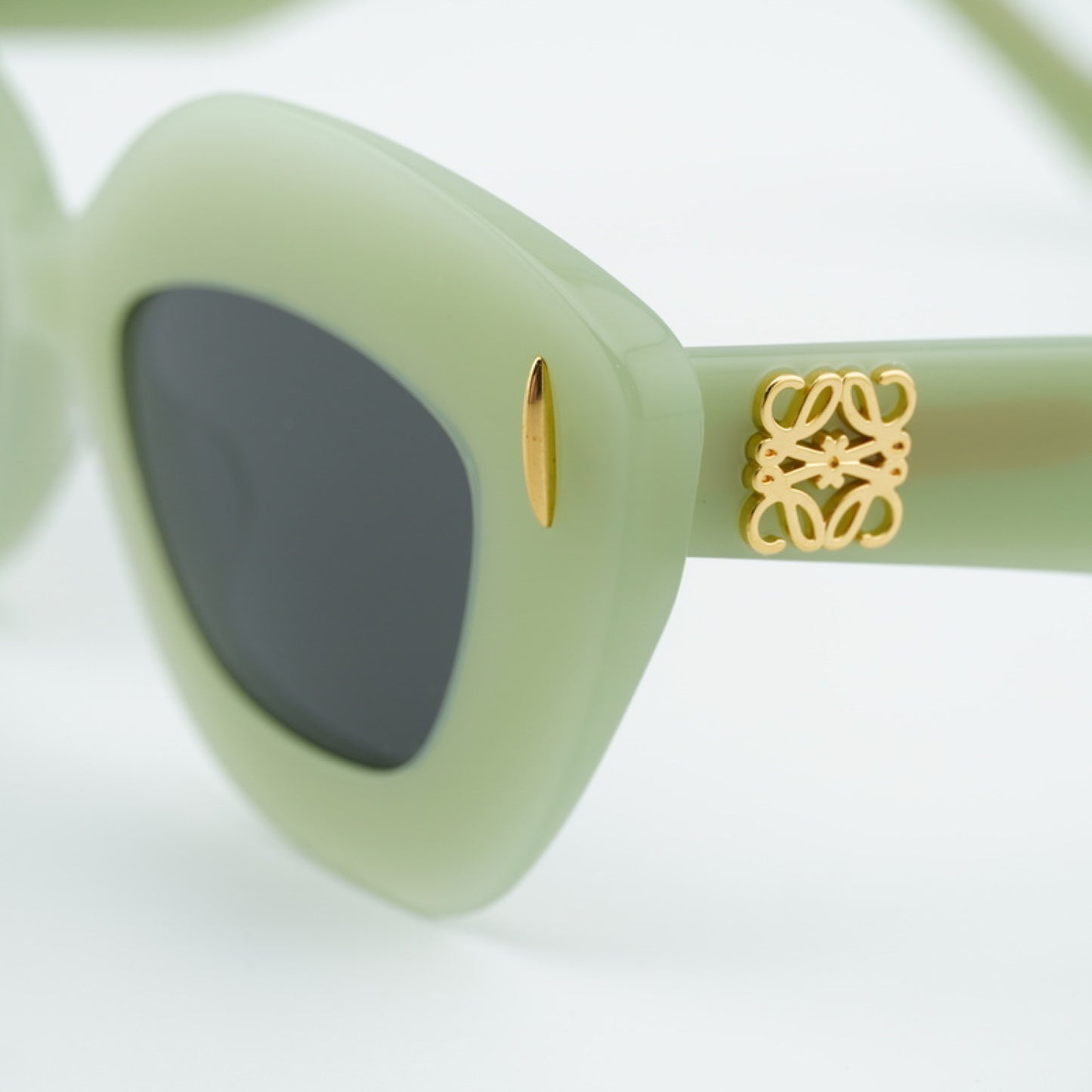 Loewe Sunglasses LW40127I 95A 48-18-140