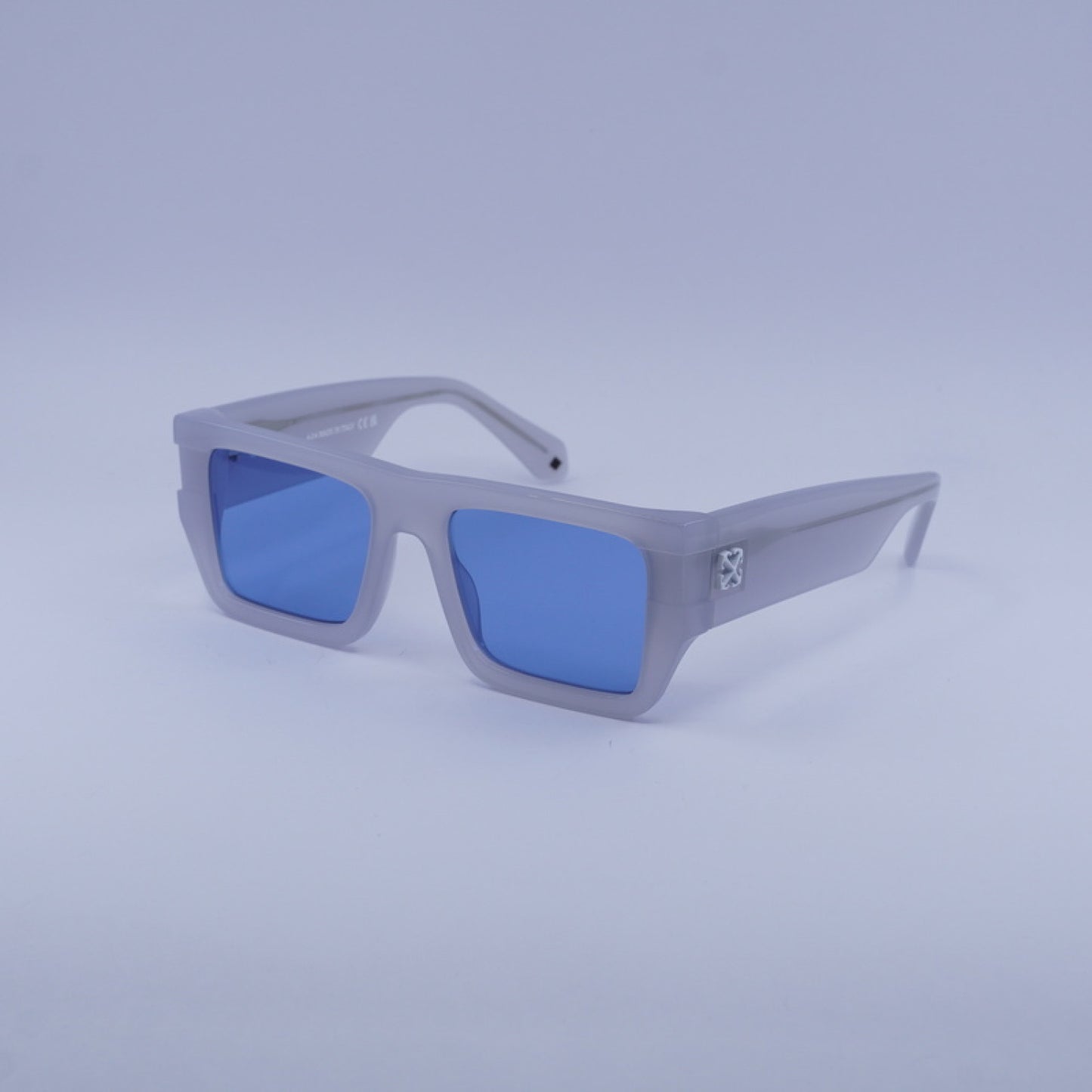 Lentes de Sol Off-White OERI149 CHESTER 0945 54-19-145