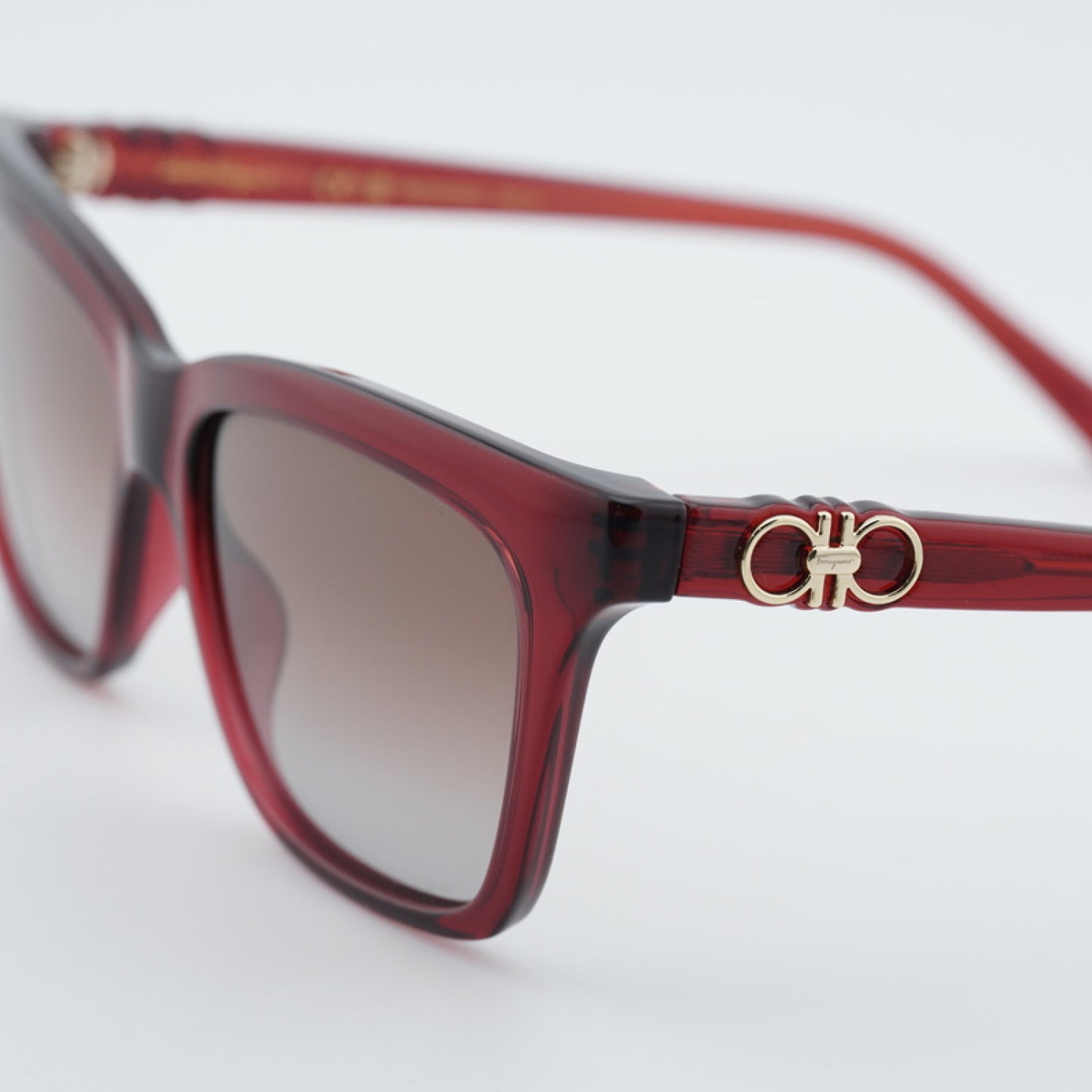 Lentes de Sol Salvatore Ferragamo SF1027S 655 55-16-140
