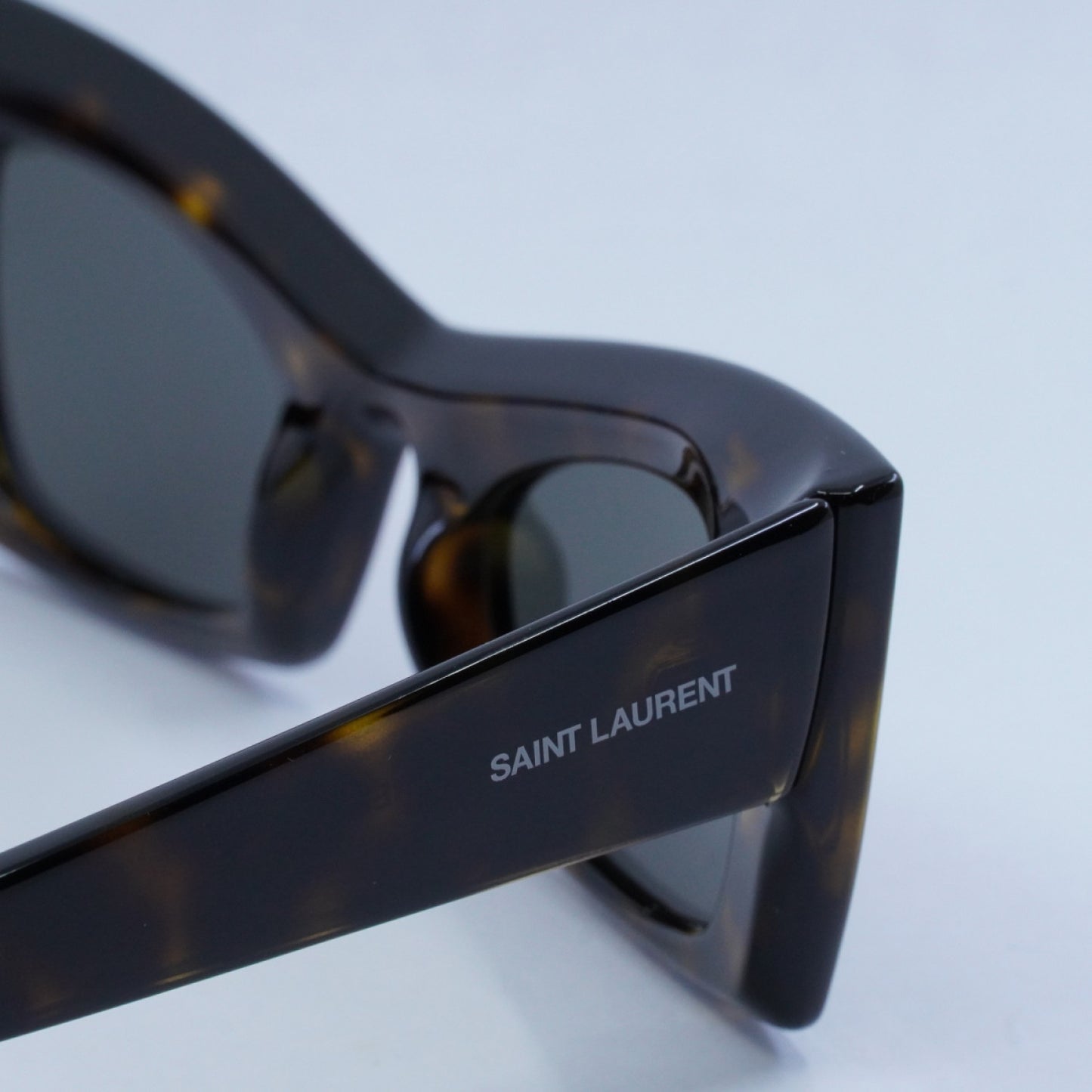 Lentes de Sol Saint Laurent SL702 002 49-23-145