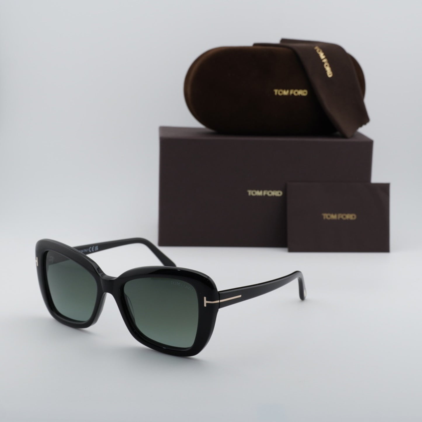 Lentes de Sol Tom Ford FT1008 01B 55-17-140