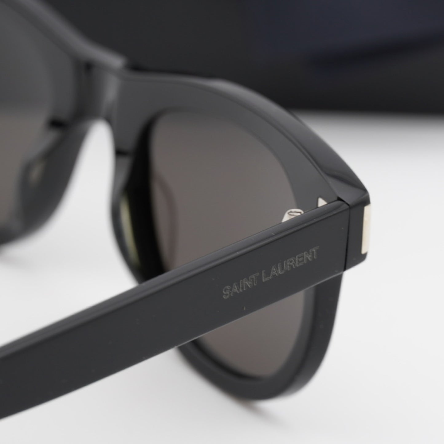 Lentes de Sol Saint Laurent SL571 006 51-22-145