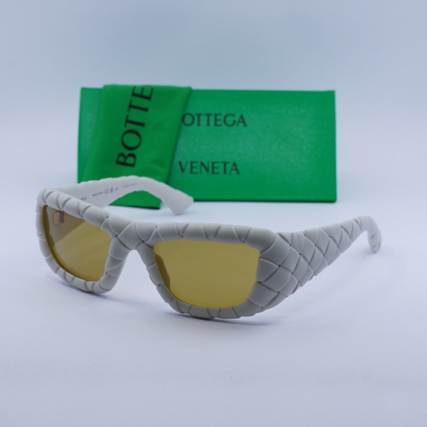 Lentes de Sol Bottega Veneta BV1303S 006 56-19-130
