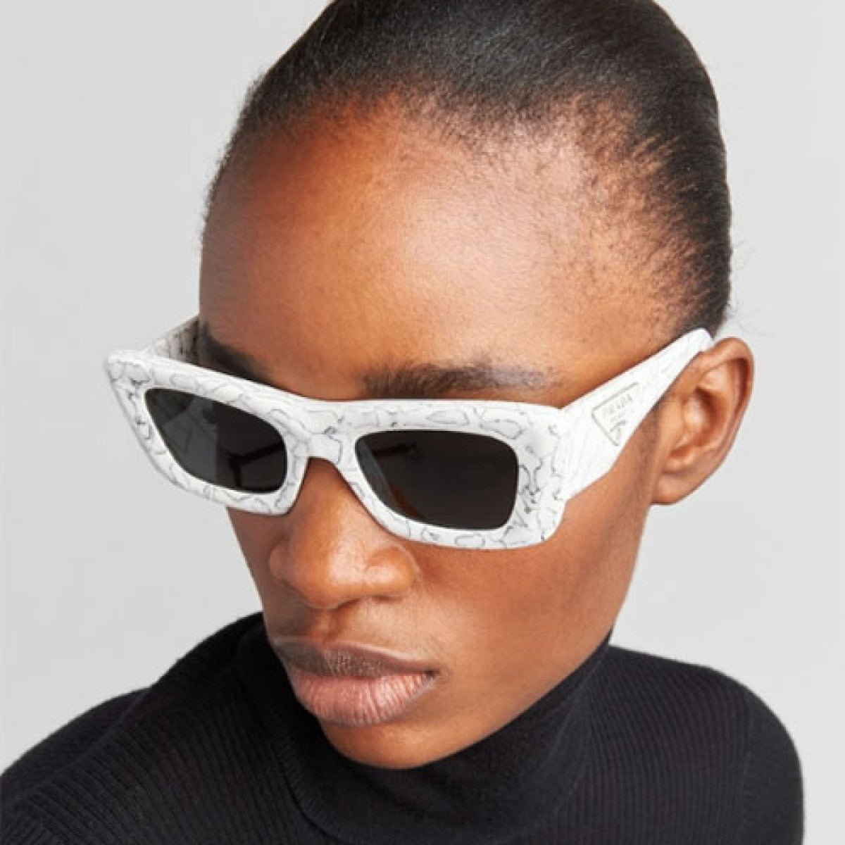 Lentes de Sol Prada PR 13ZS 17D5S0 50-21-140