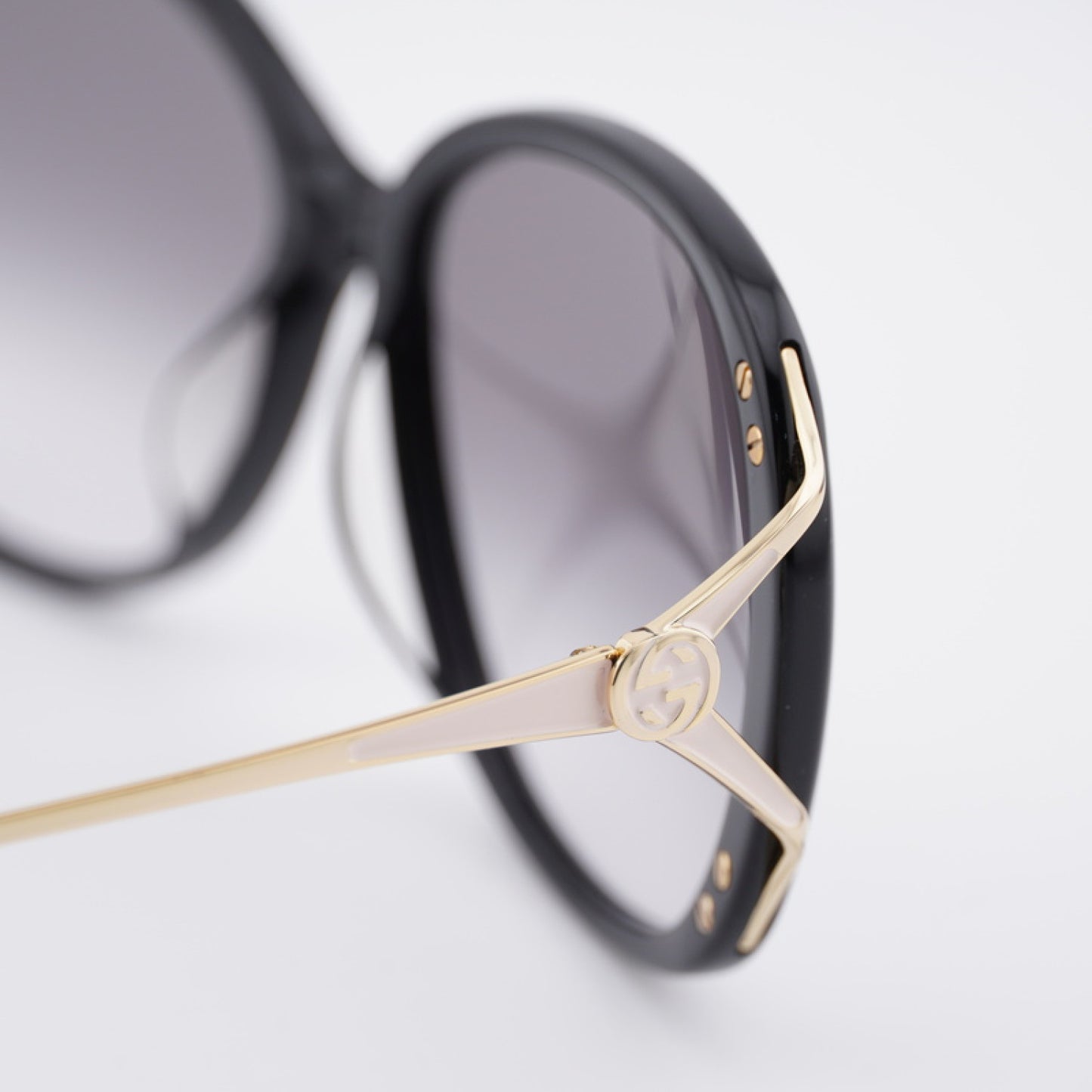 Lentes de Sol Gucci GG0649SK 001 58-16-135