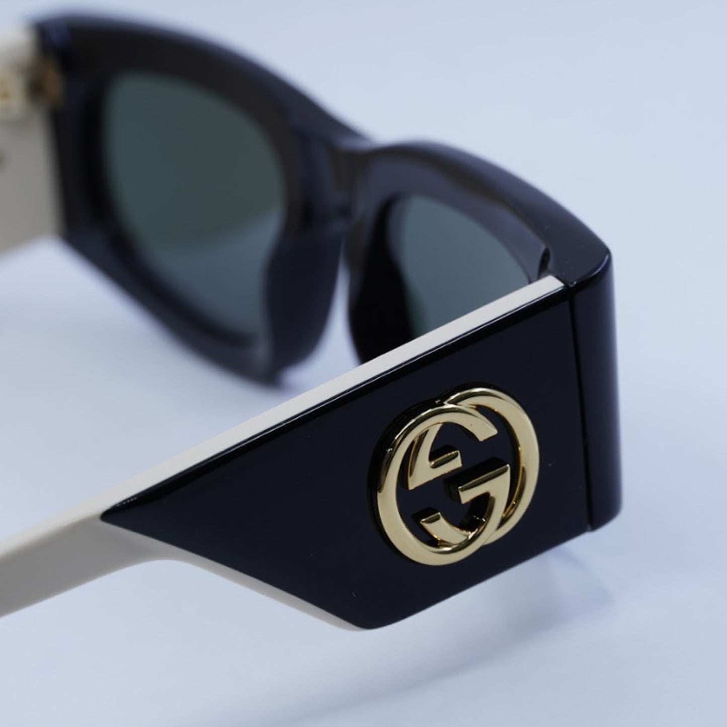 Lentes de Sol Gucci GG1664S 001 51-21-140
