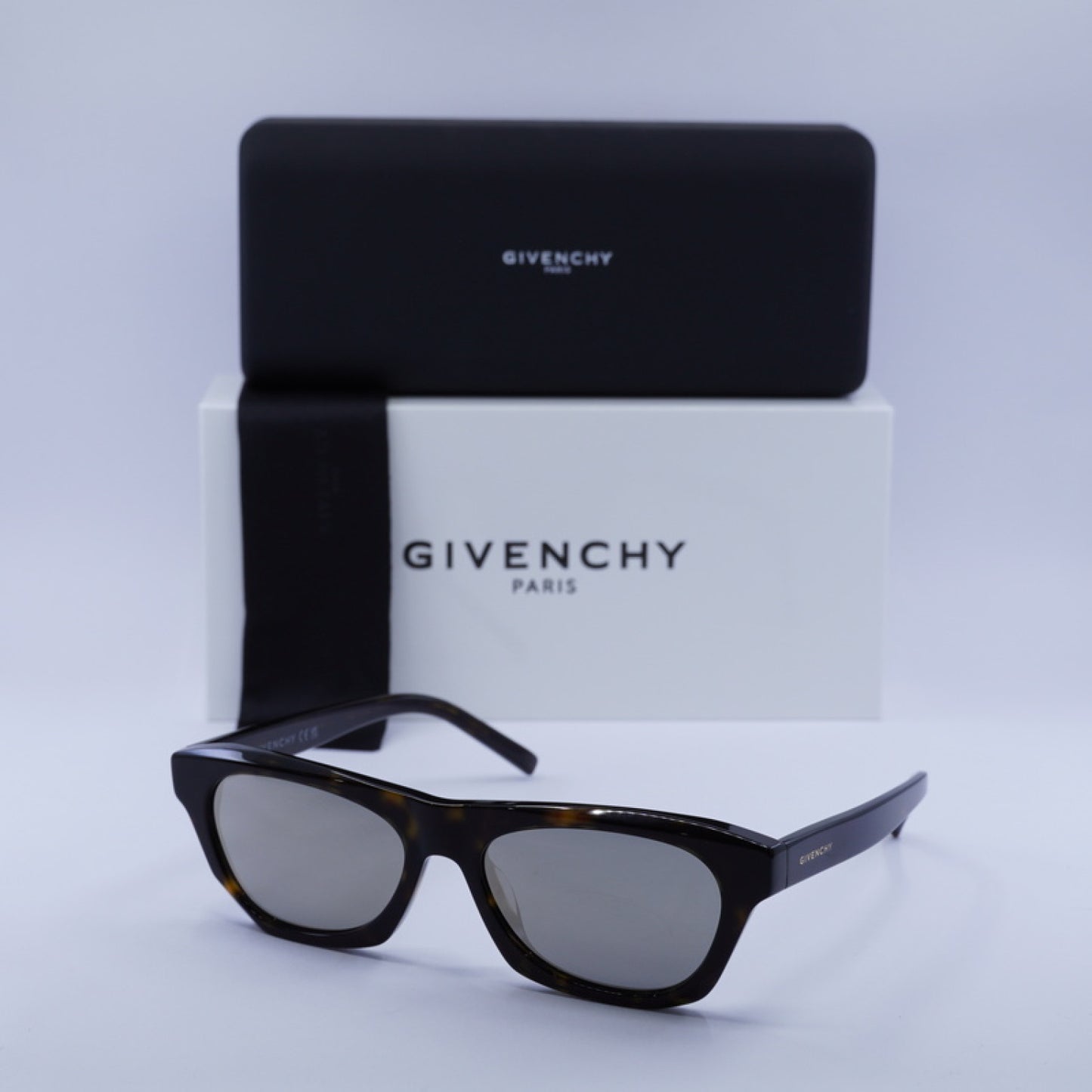 Lentes de Sol Givenchy GV40026U 52C 55-17-145