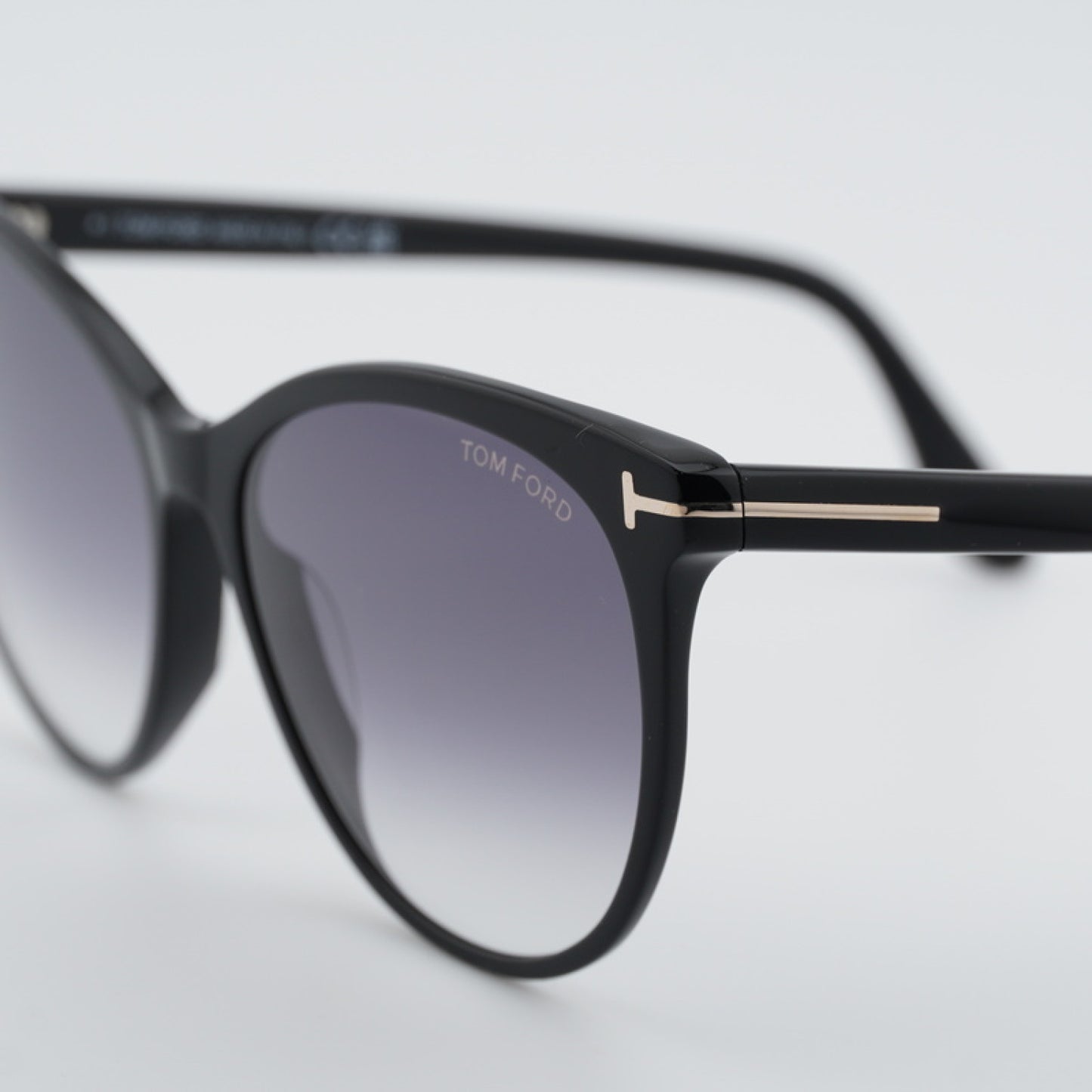 Lentes de Sol Tom Ford FT0787 01B 59-16-140