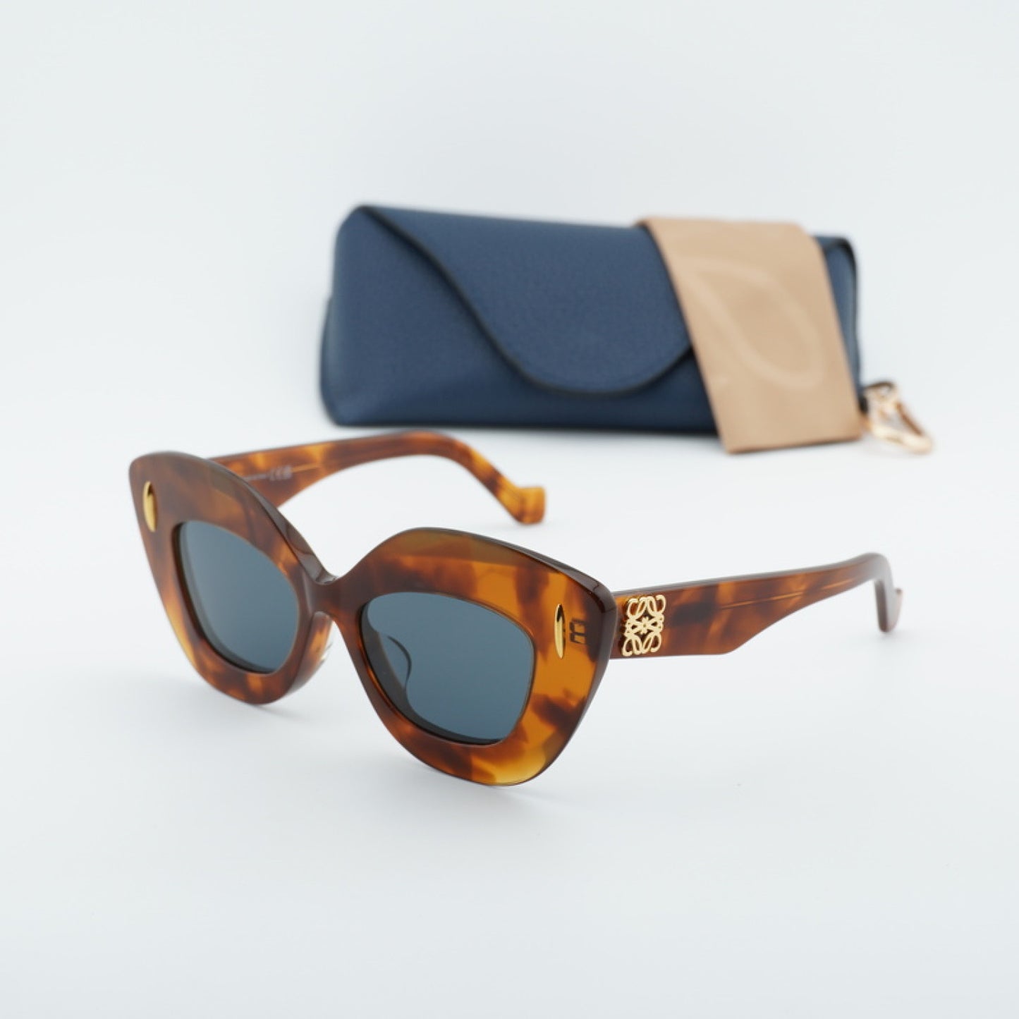 Lentes de Sol Loewe LW40127F 53V 48-18-140
