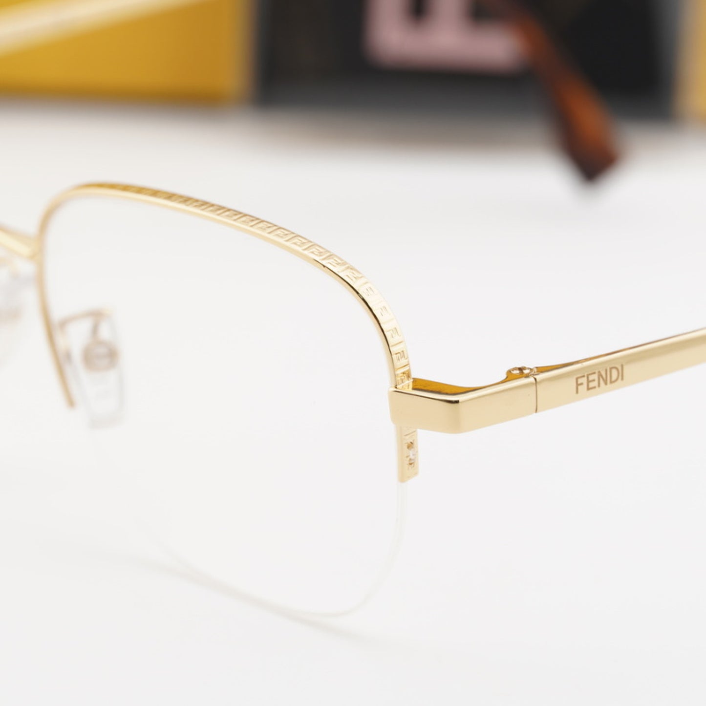 Armazón Oftálmico Fendi FE50106F 030 54-16-140