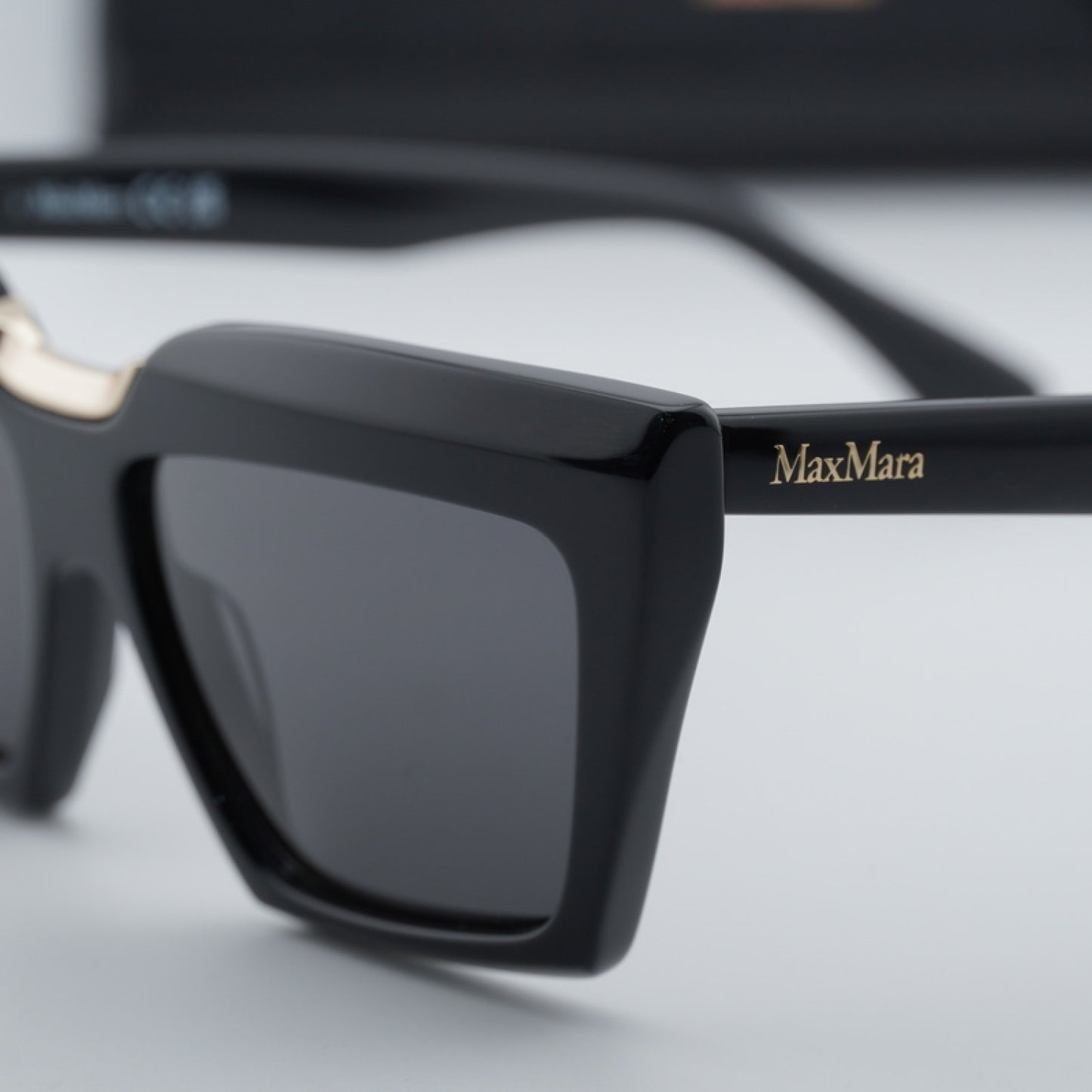 Lentes de Sol Max Mara MM0137 01A 56-15-140