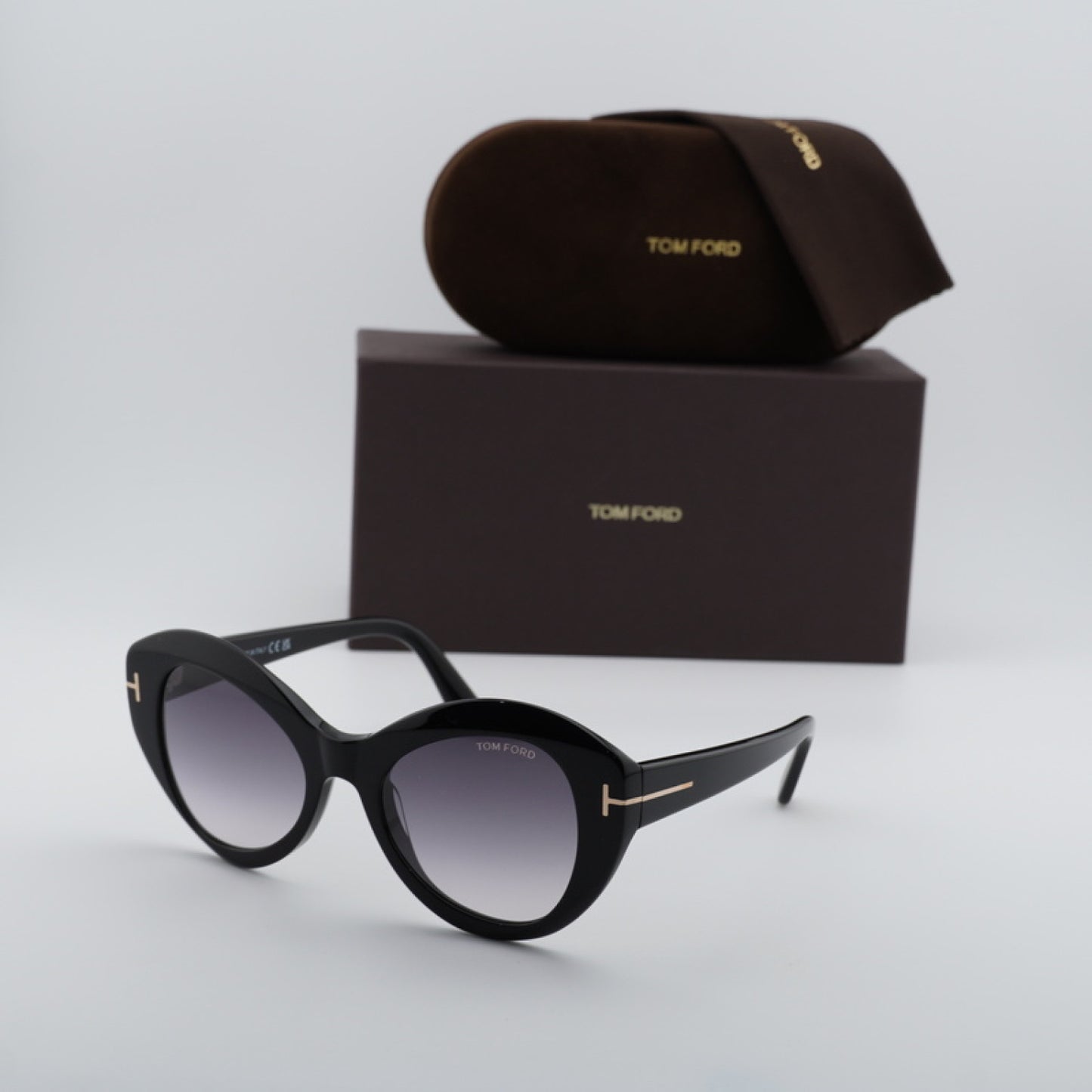 Lentes de Sol Tom Ford FT1084 01B 52-20-140