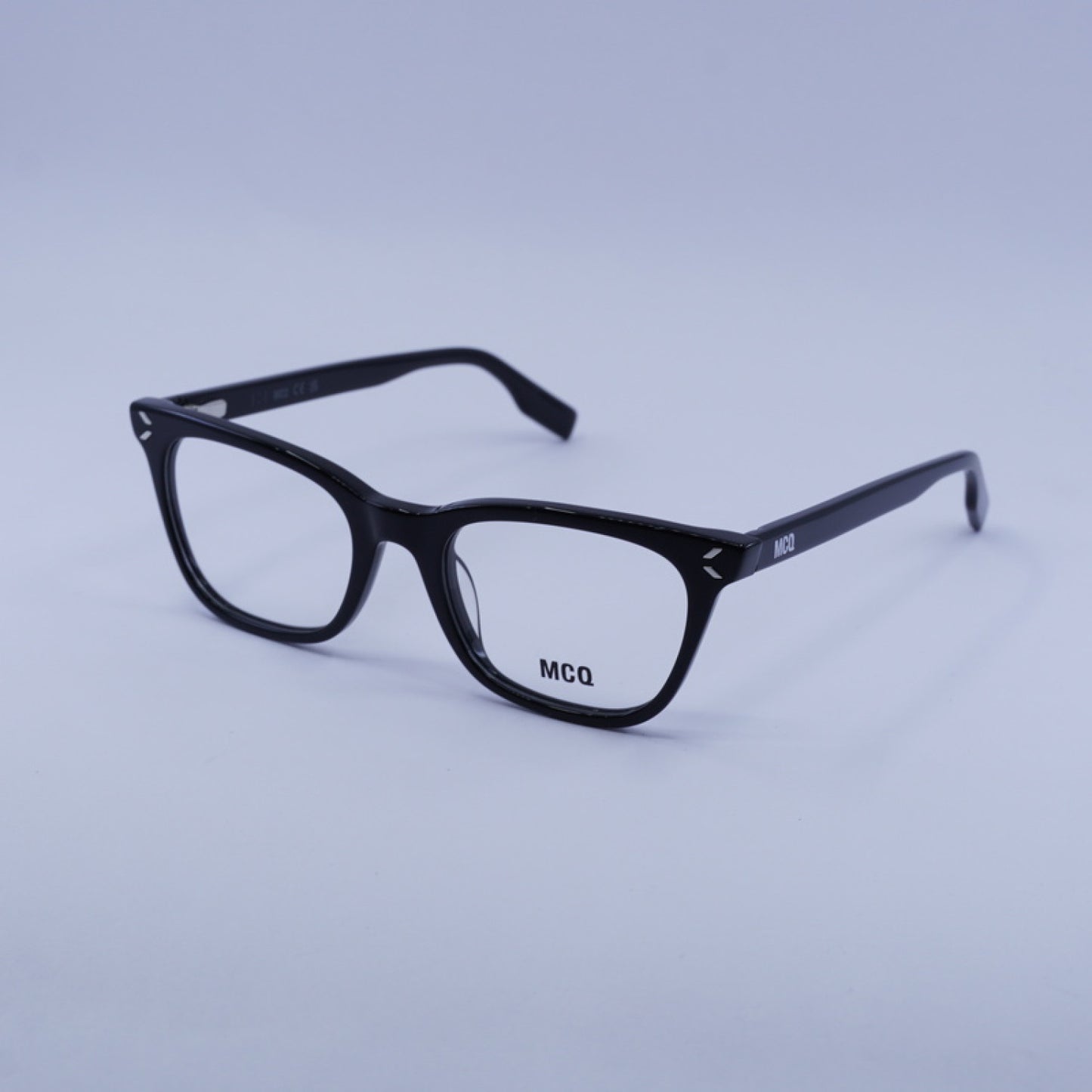 Armazón Oftálmico McQueen MQ0379O 001 50-19-145