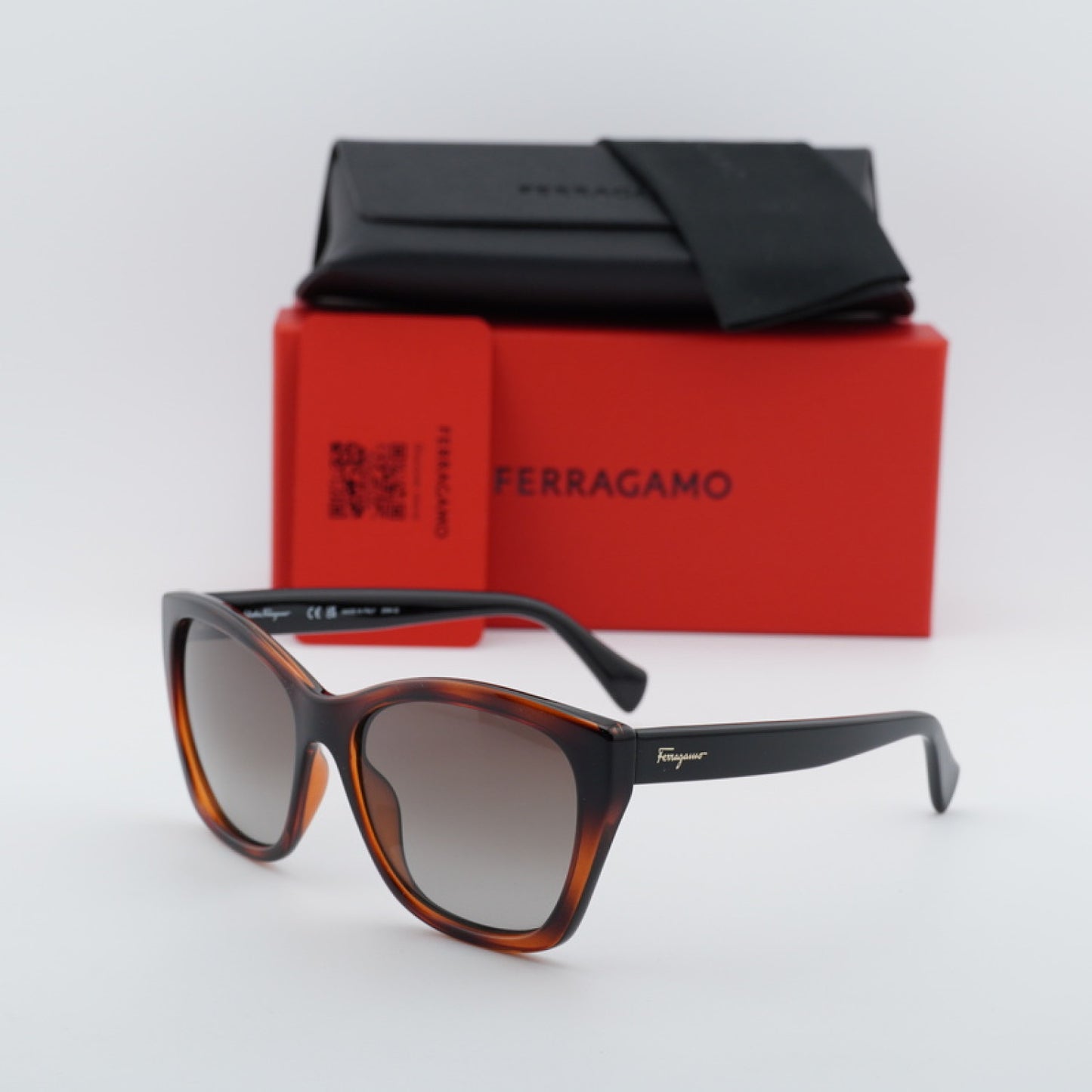 Lentes de Sol Salvatore Ferragamo SF957S 214 56-17-00