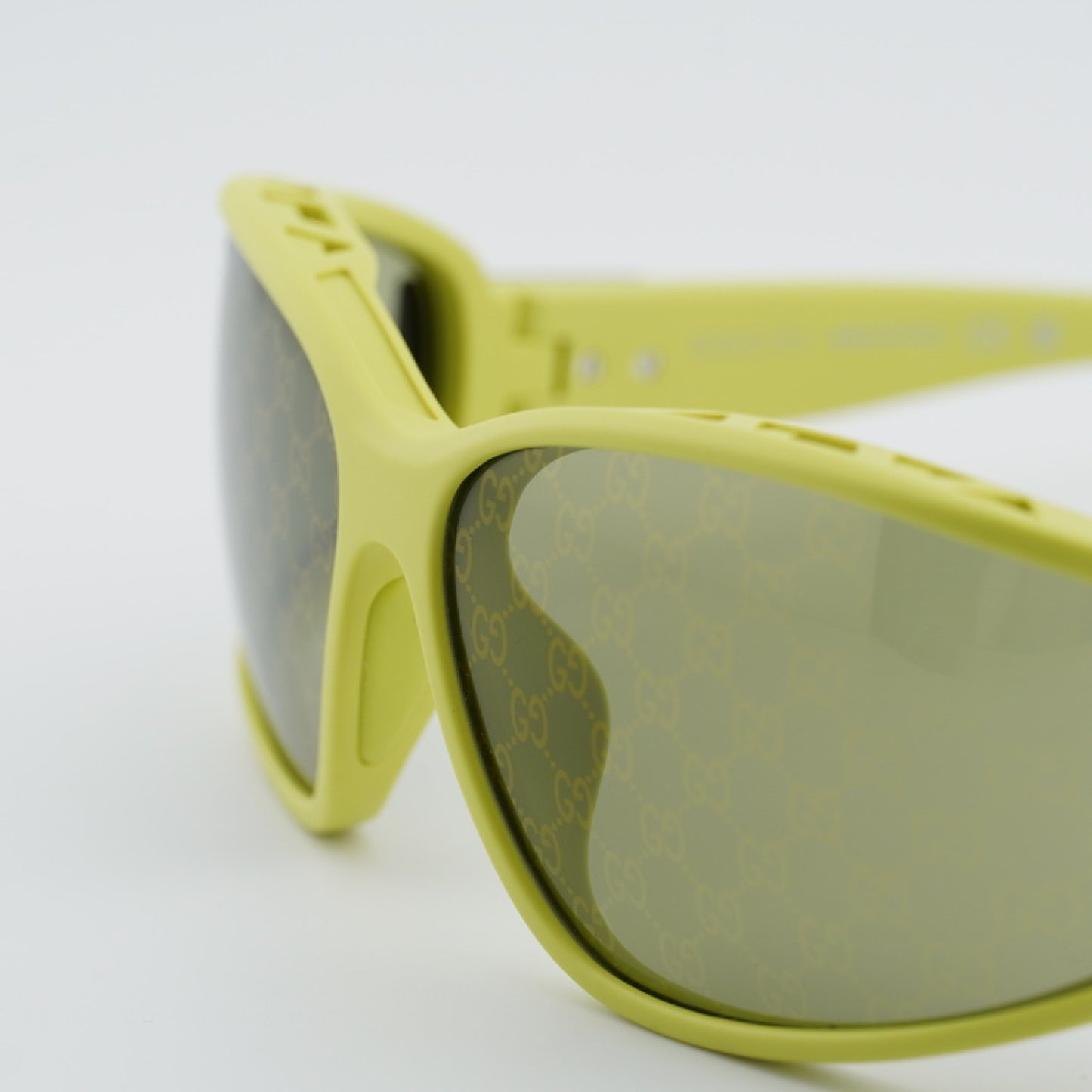 Lentes de Sol Gucci GG2011S 002 73-14-115