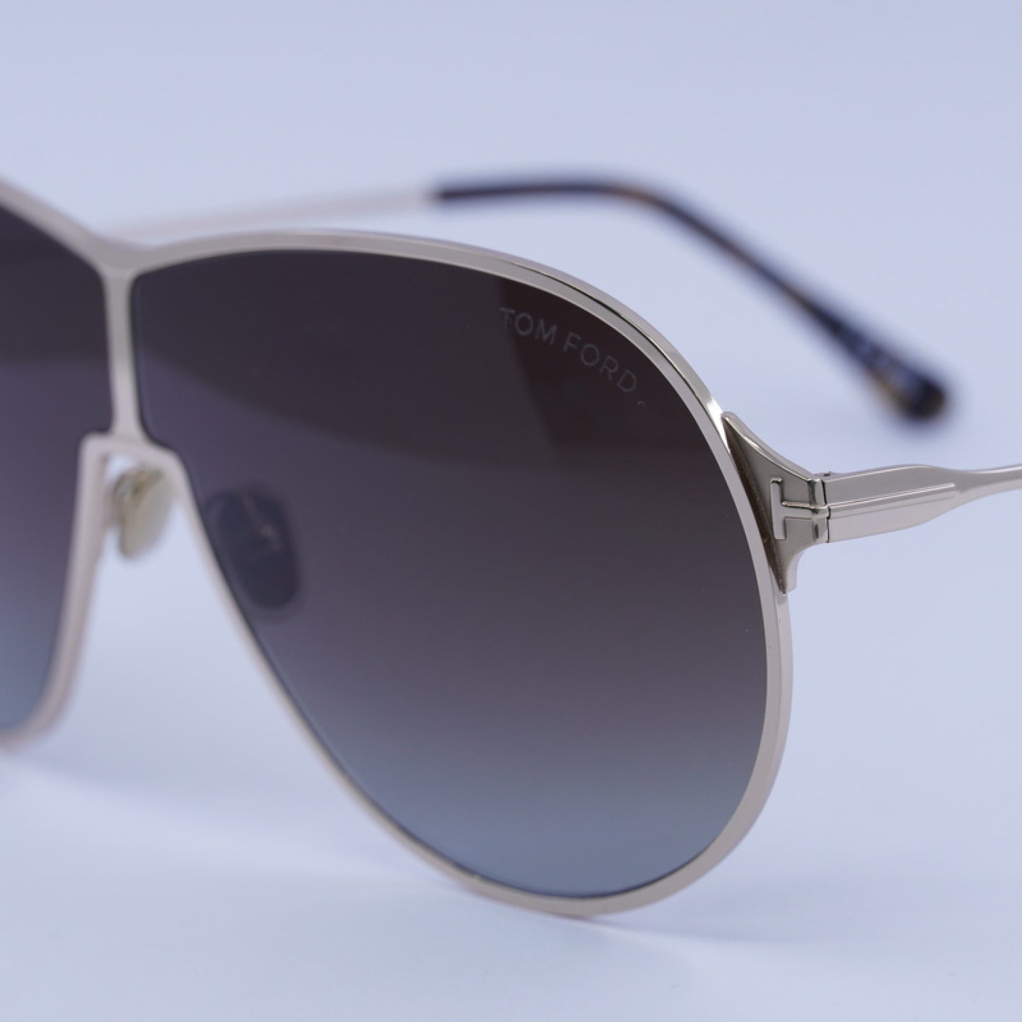 Lentes de Sol Tom Ford FT1174 28K 71-2-140