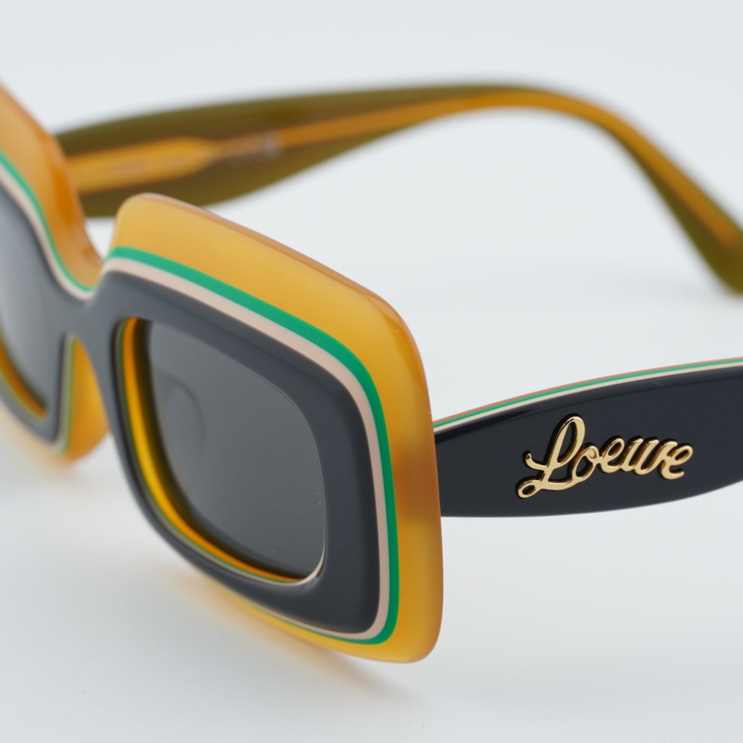 Lentes de Sol Loewe LW40139U 20A 47-23-140