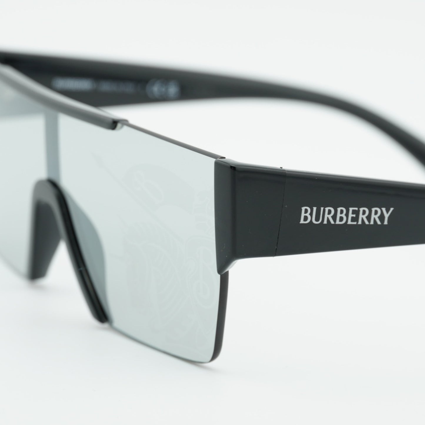 Lentes de Sol Burberry BE4291 3001/69 38-138-140
