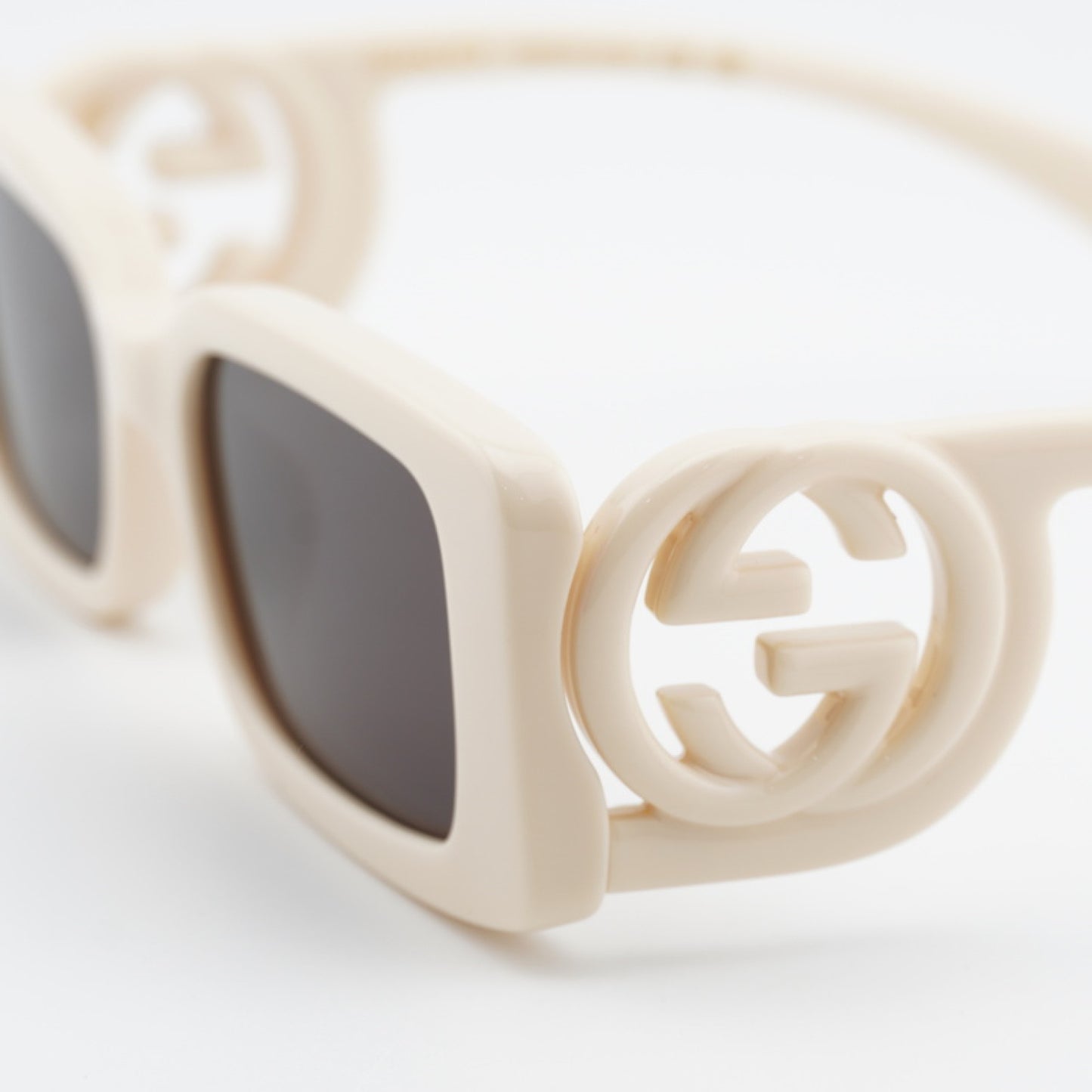 Lentes de Sol Gucci GG1325S 002 54-19-140