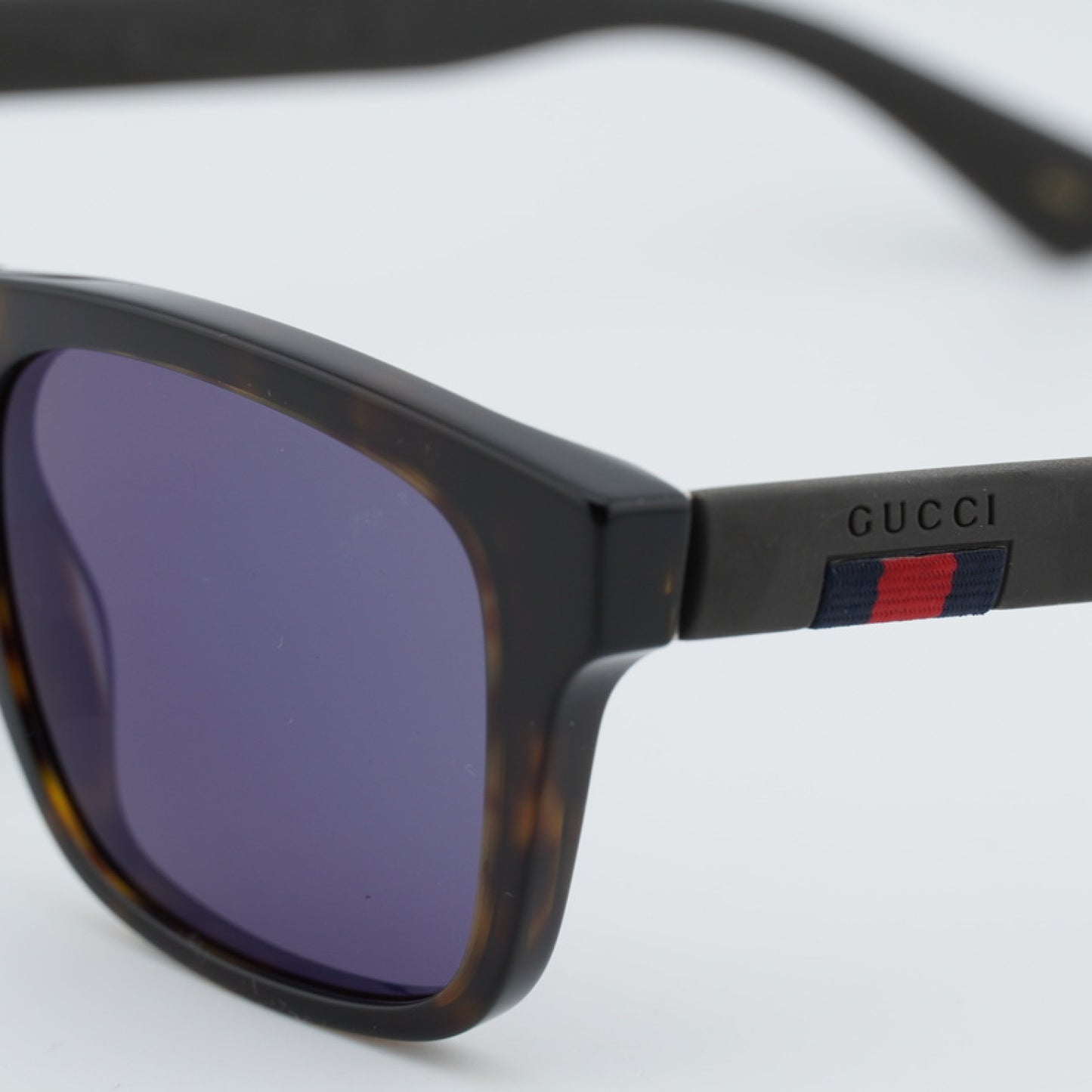 Lentes de Sol Gucci GG0008S 003 53-20-145