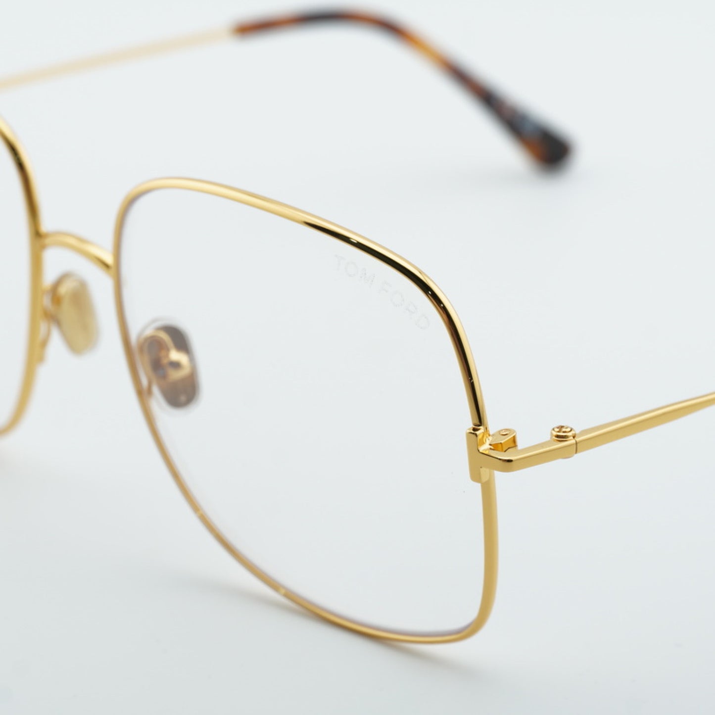 Armazón Oftálmico Tom Ford FT6048-B 030 59-17-140