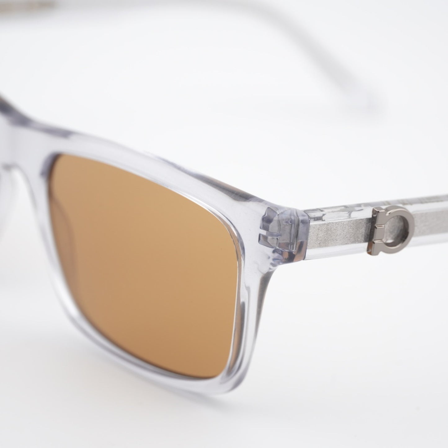 Lentes de Sol Salvatore Ferragamo SF2060SE 020 55-17-145