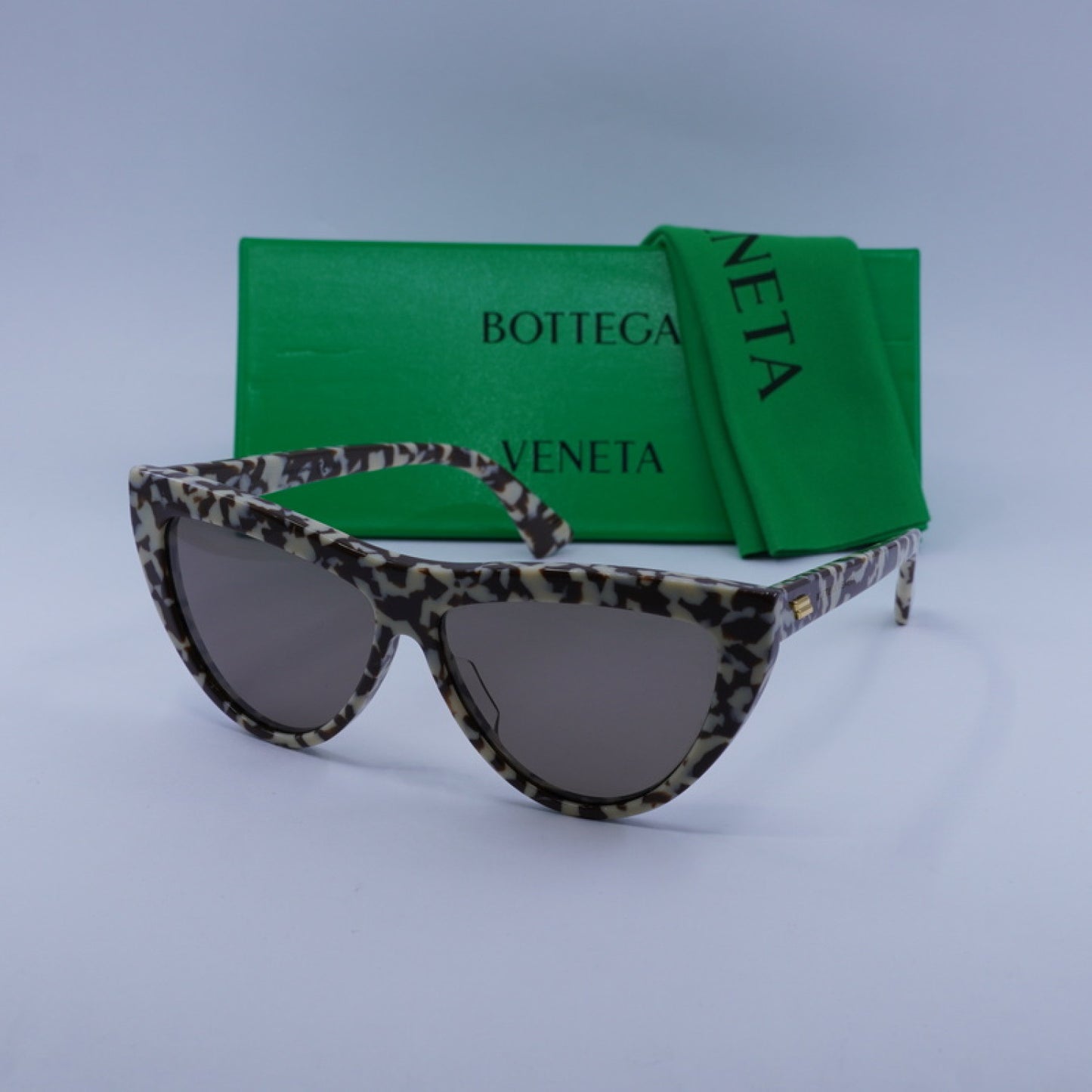 Lentes de Sol Bottega Veneta BV1018S 006 57-13-145