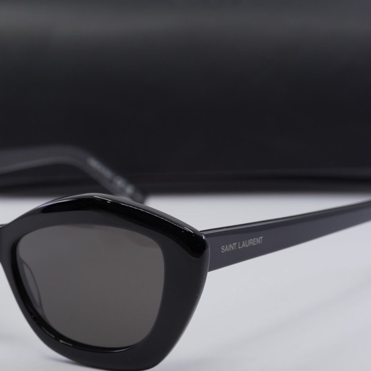 Lentes de Sol Saint Laurent SL68 001 54-18-140