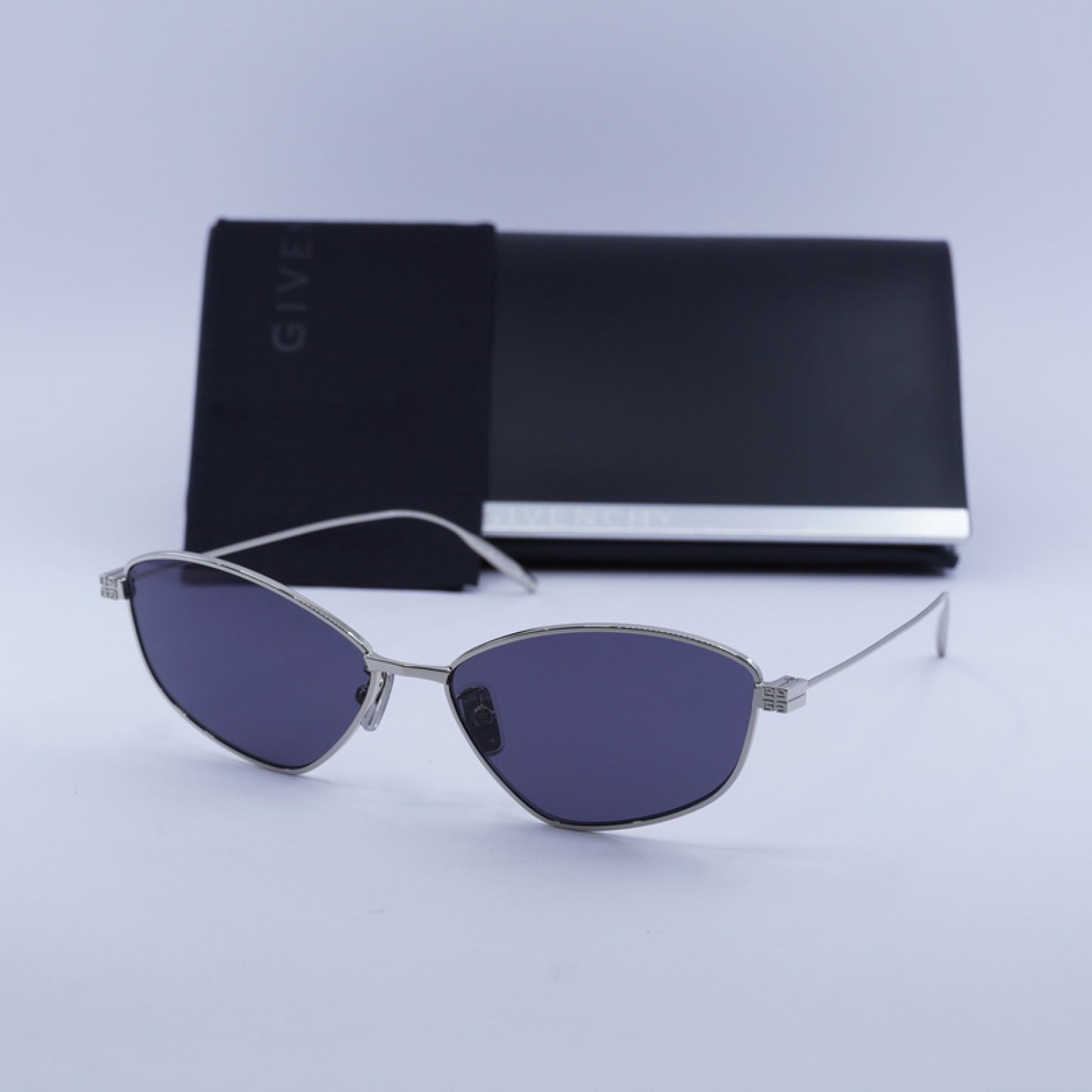Lentes de Sol Givenchy GV40059U 16A 59-15-140