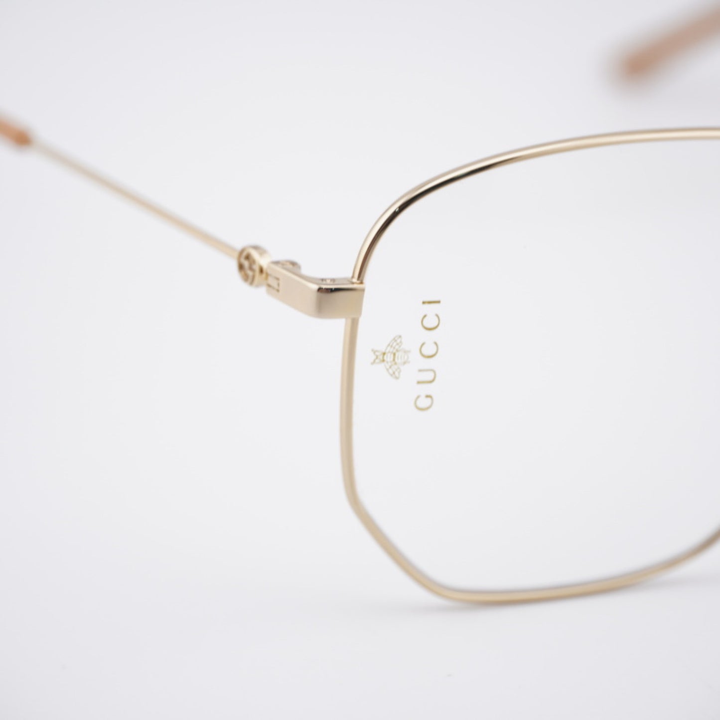 Lentes de Sol Gucci GG0396S 001 56-18-140