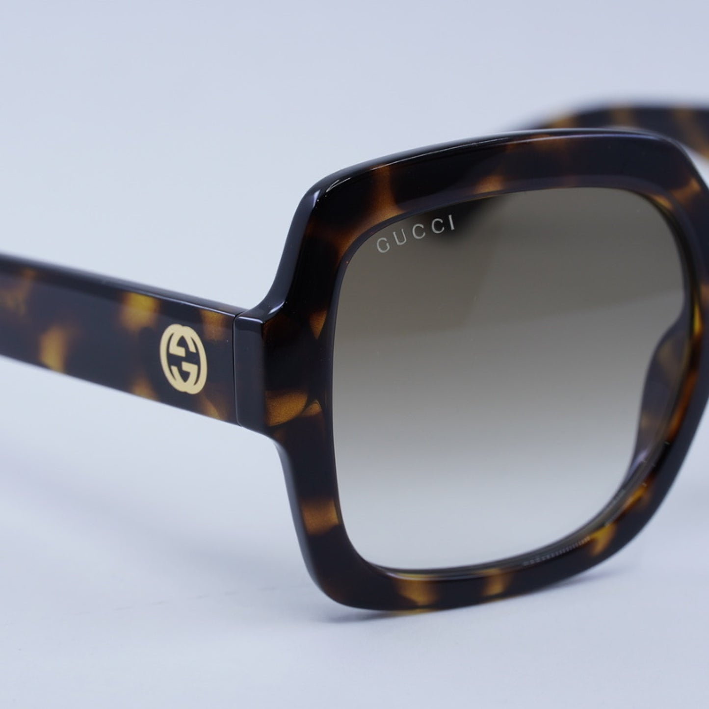 Lentes de Sol Gucci GG1337S 003 54-22-140