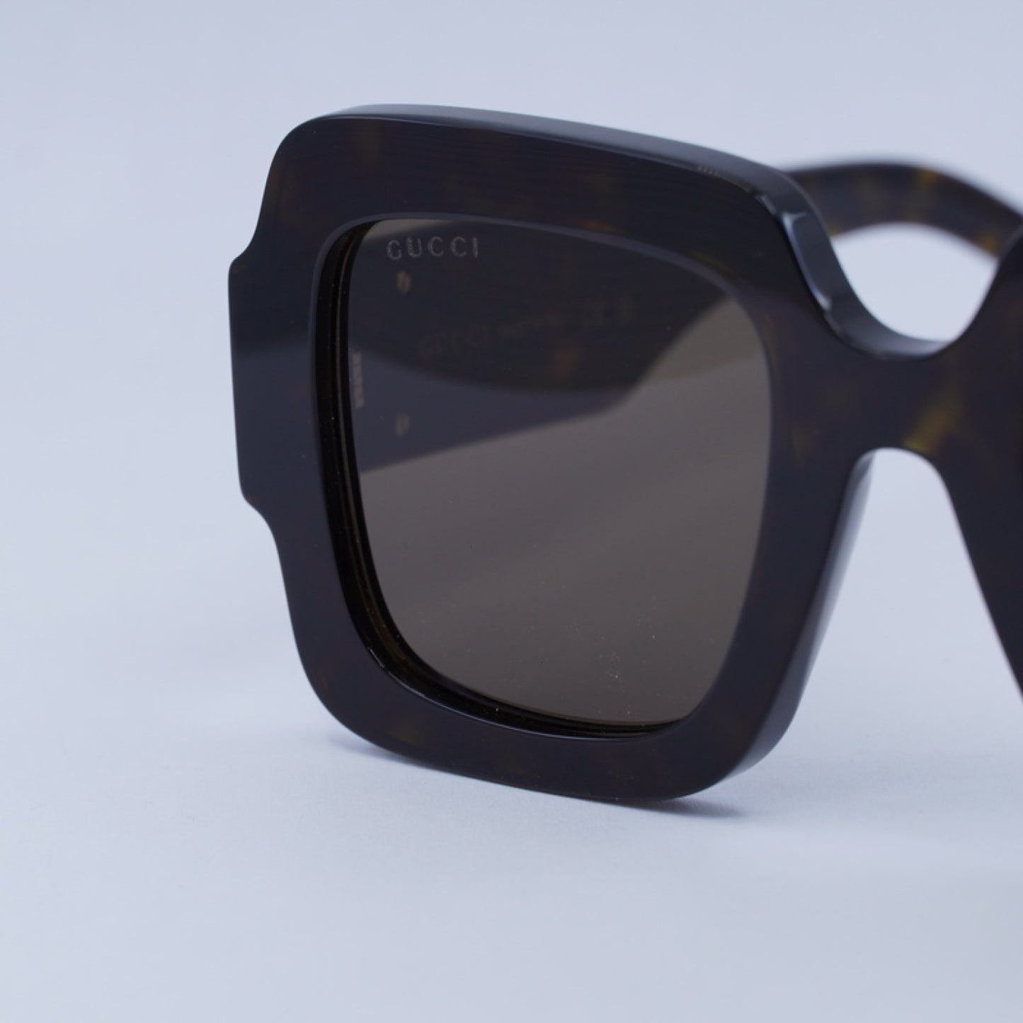 Lentes de Sol Gucci GG1547S 002 50-24-145