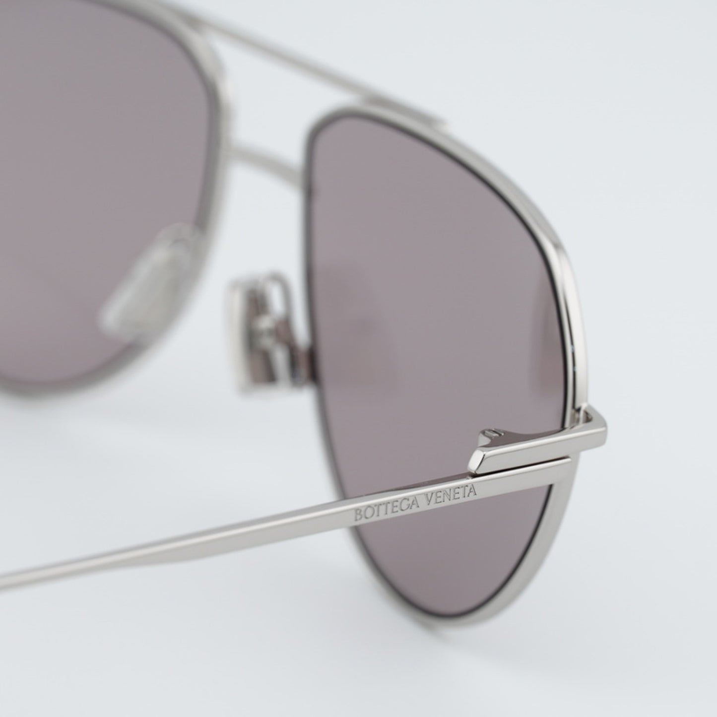 Lentes de Sol Bottega Veneta BV1302S 004 57-15-145