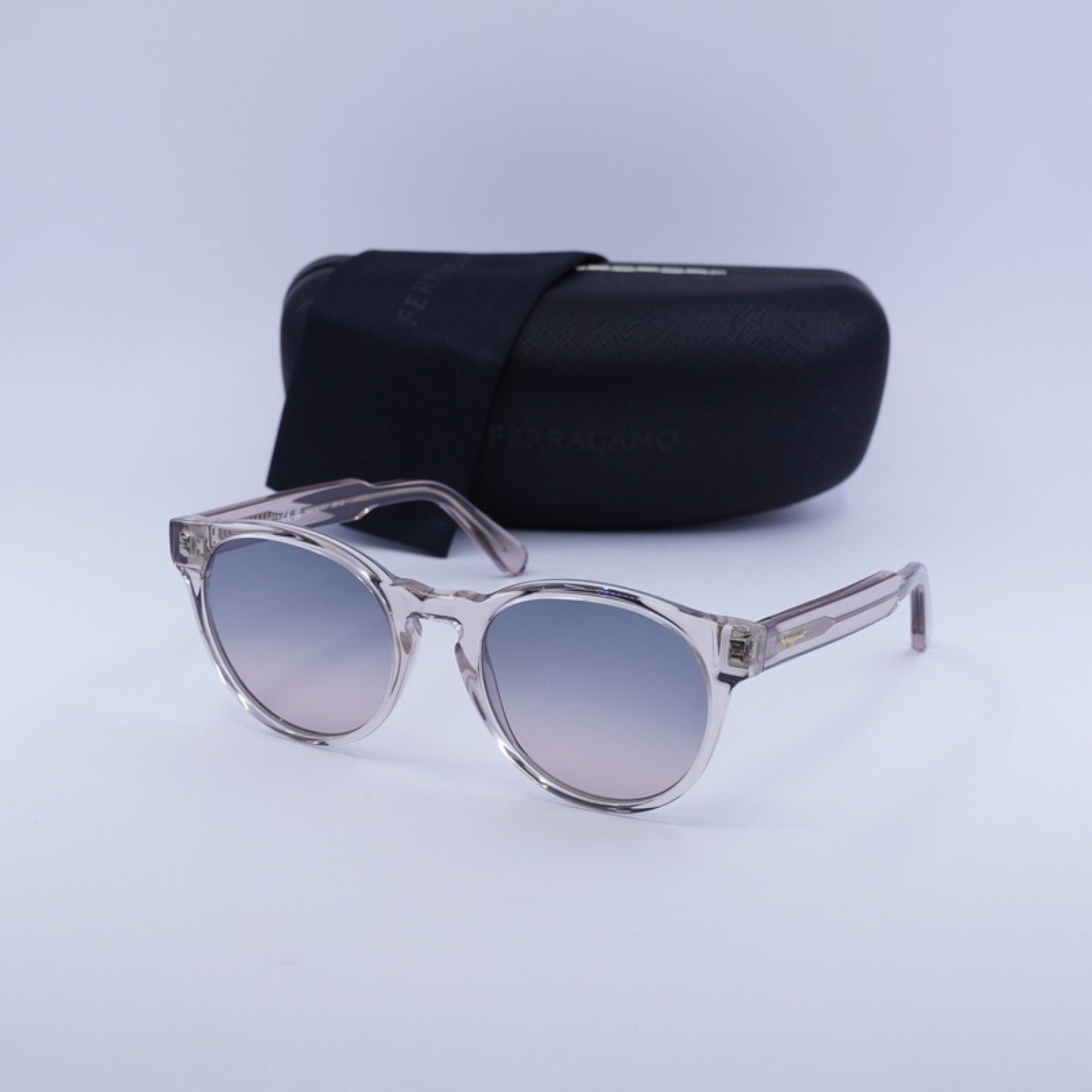 Lentes de Sol Salvatore Ferragamo SF1068S 260 52-20-140