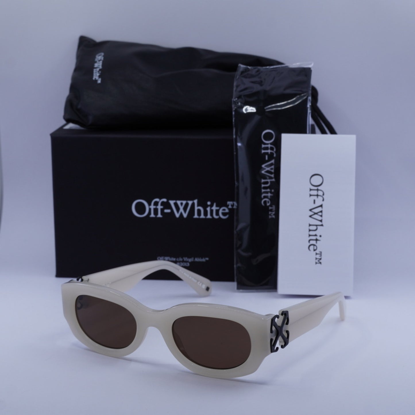 Lentes de Sol Off-White OERI14E PALMER 6164 52-23-145