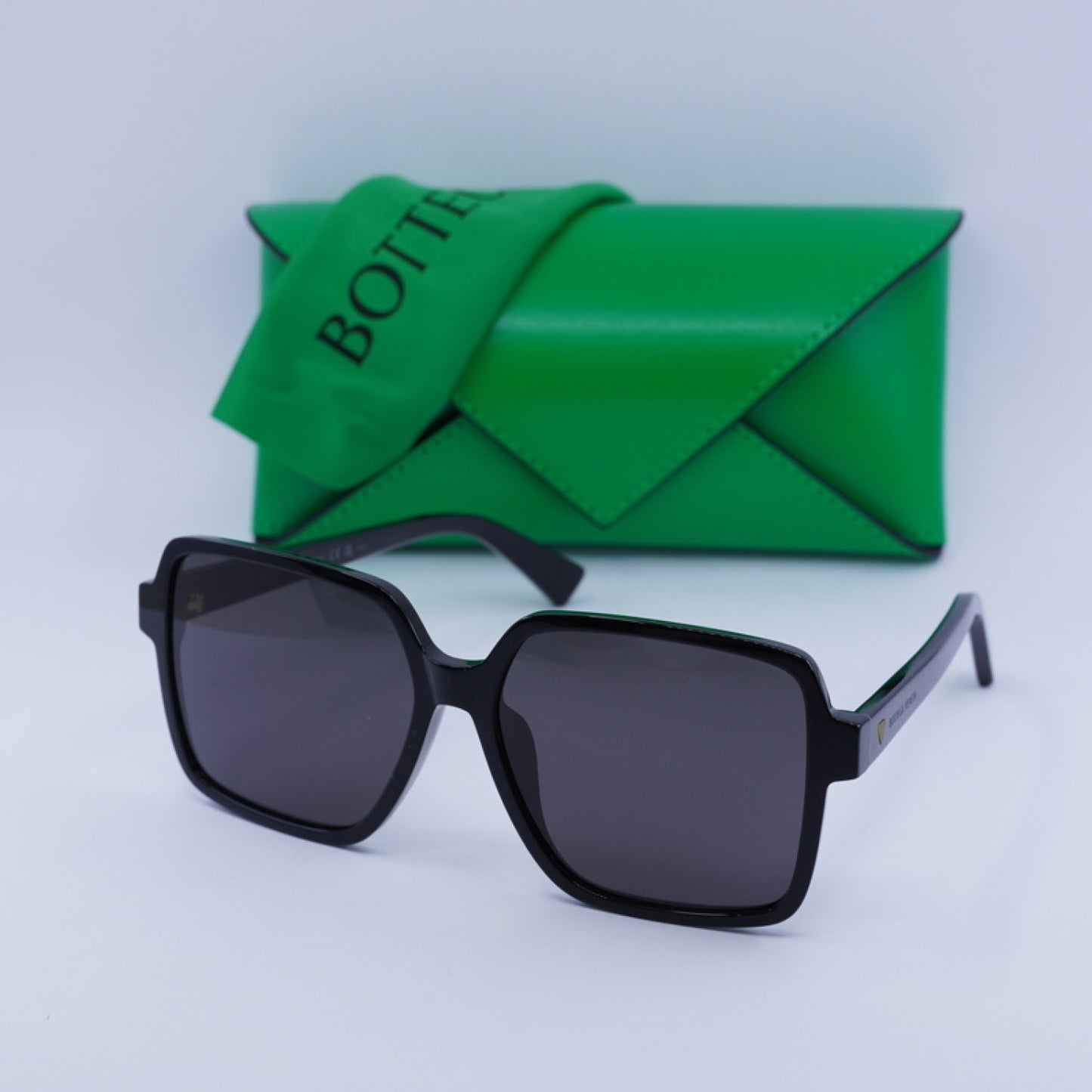 Lentes de Sol Bottega Veneta BV1317SK 001 59-15-145