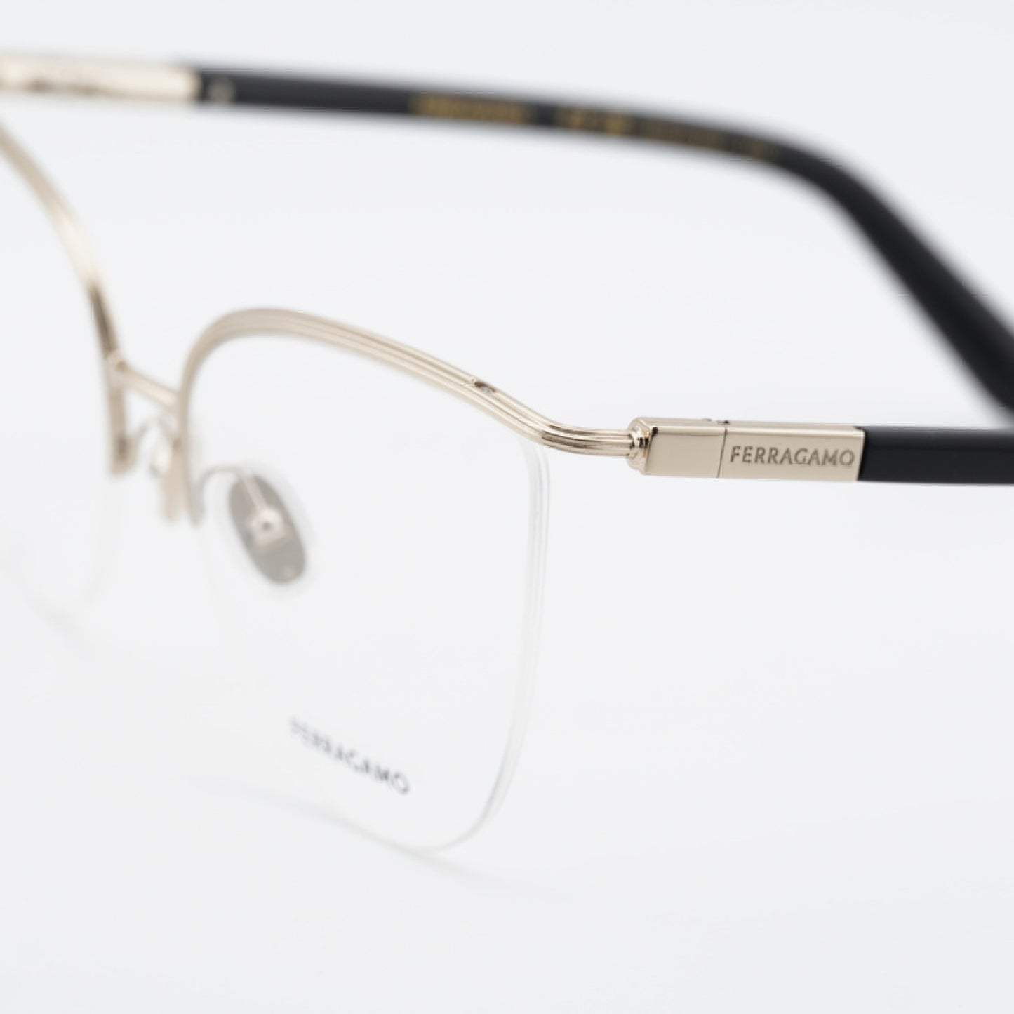 Armazón Oftálmico Salvatore Ferragamo SF2227 710 56-18-140