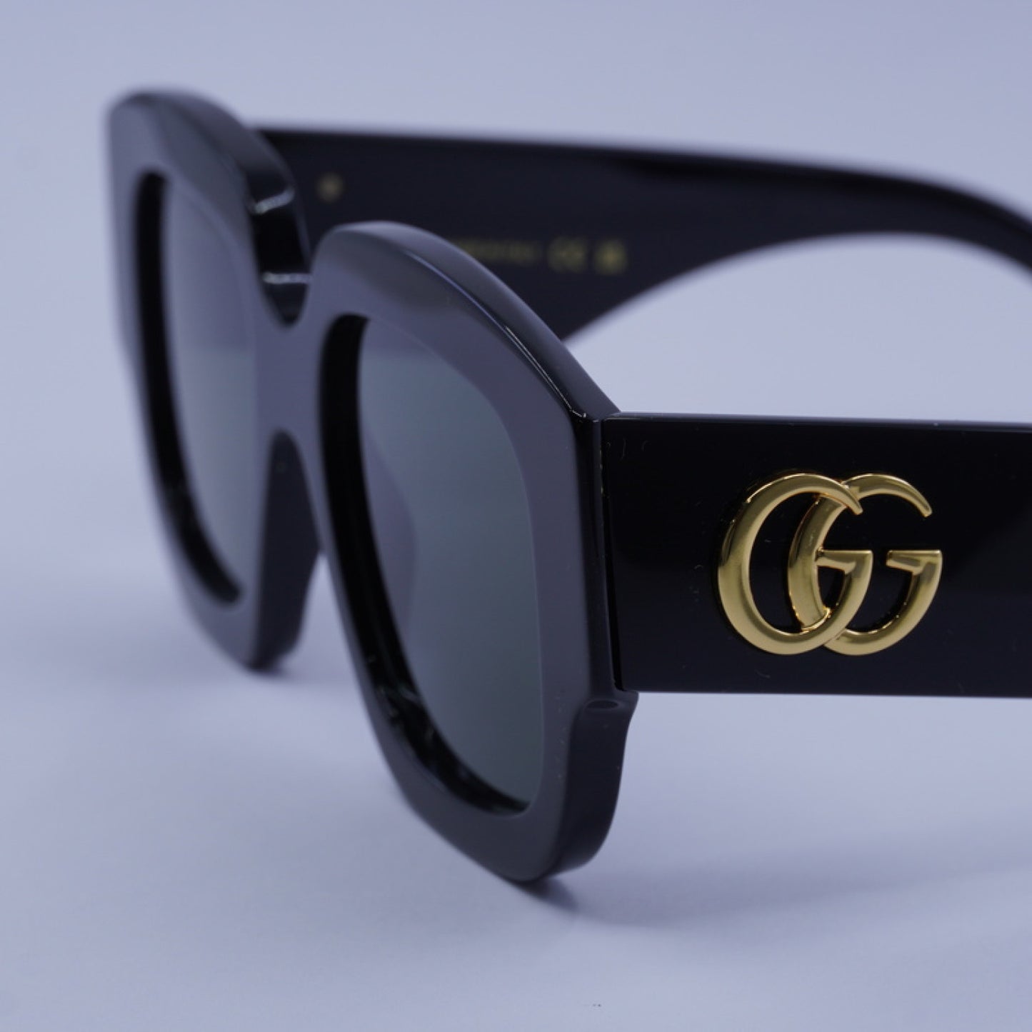 Lentes de Sol Gucci GG1546S 001 52-20-145