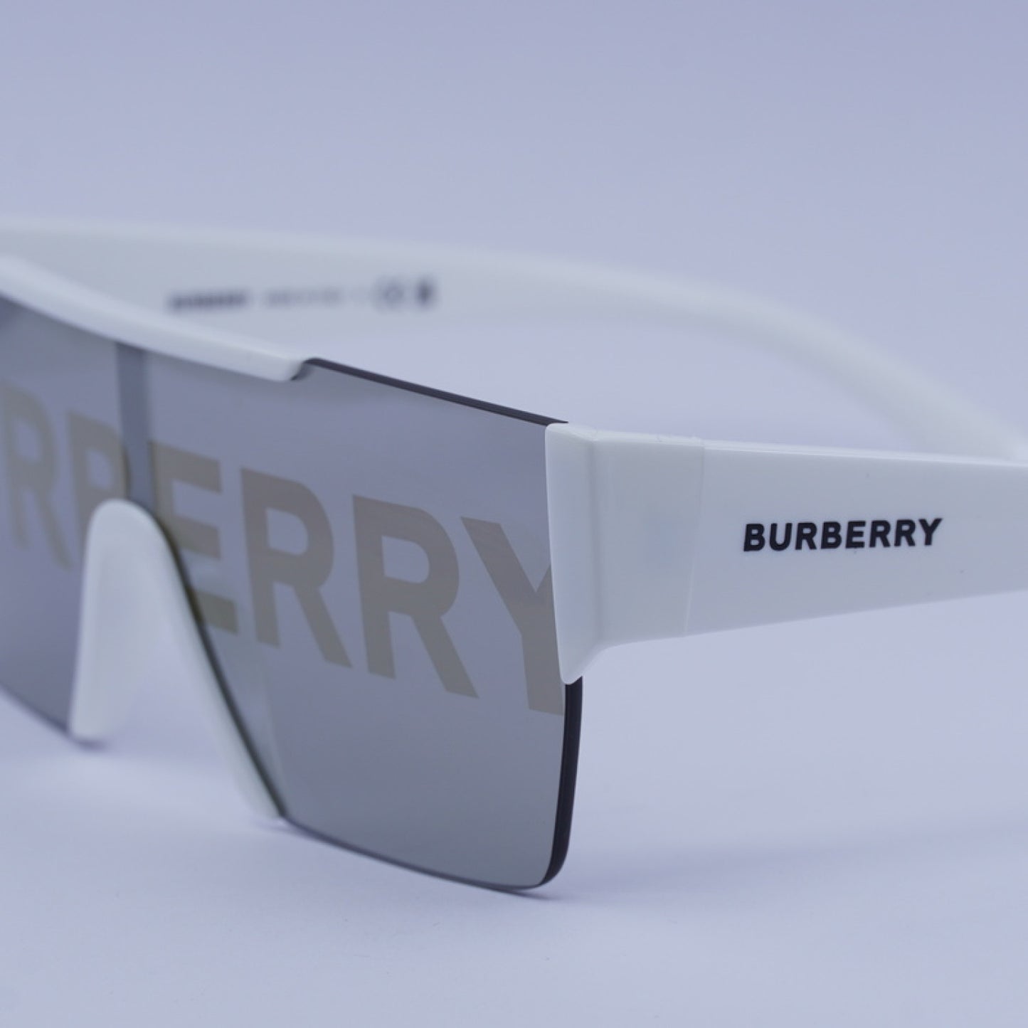 Lentes de Sol Burberry BE4291 3007/H 38-138-140